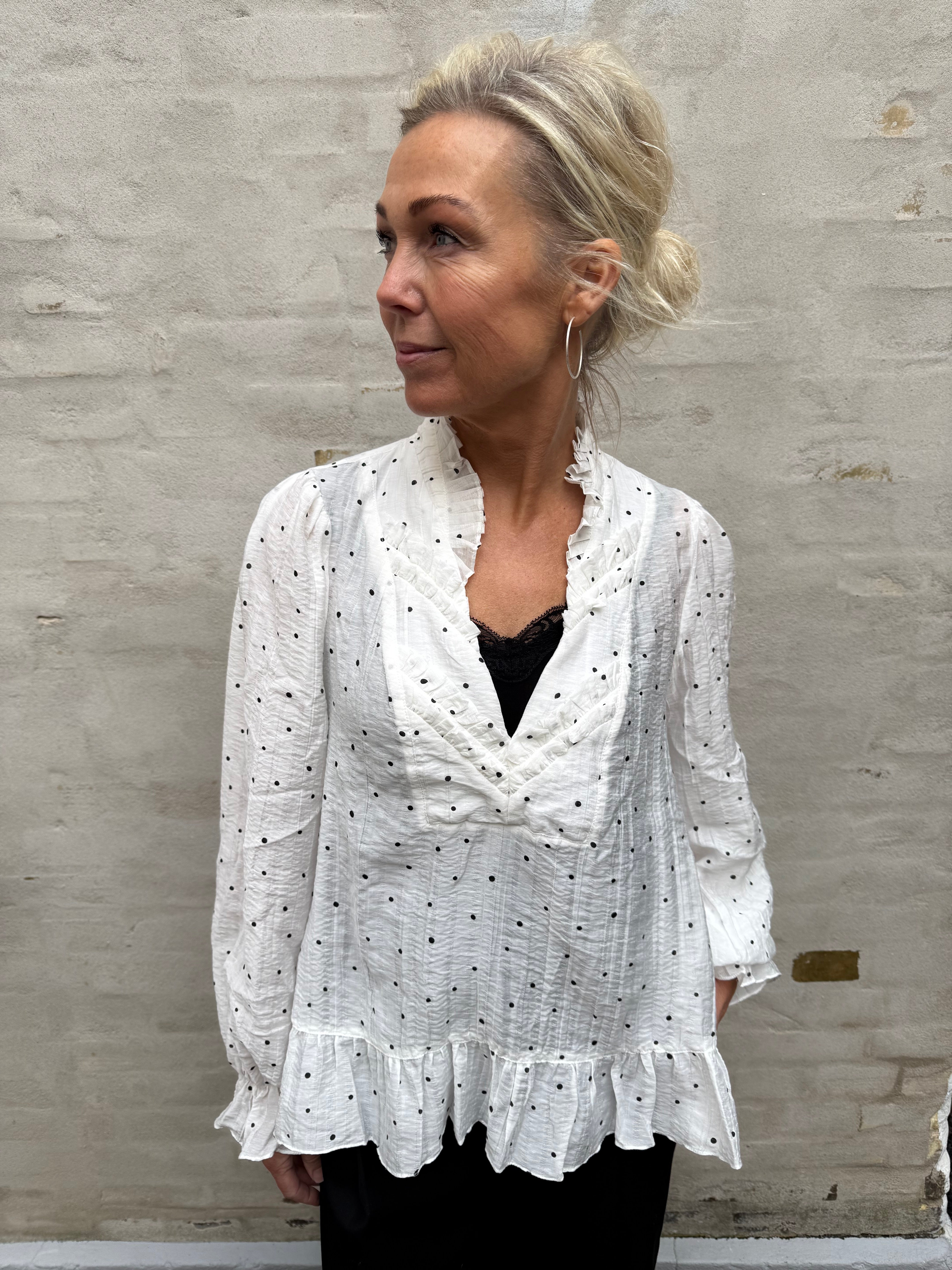 NazliGO Lullo Blouse -  Off-white Black Dots