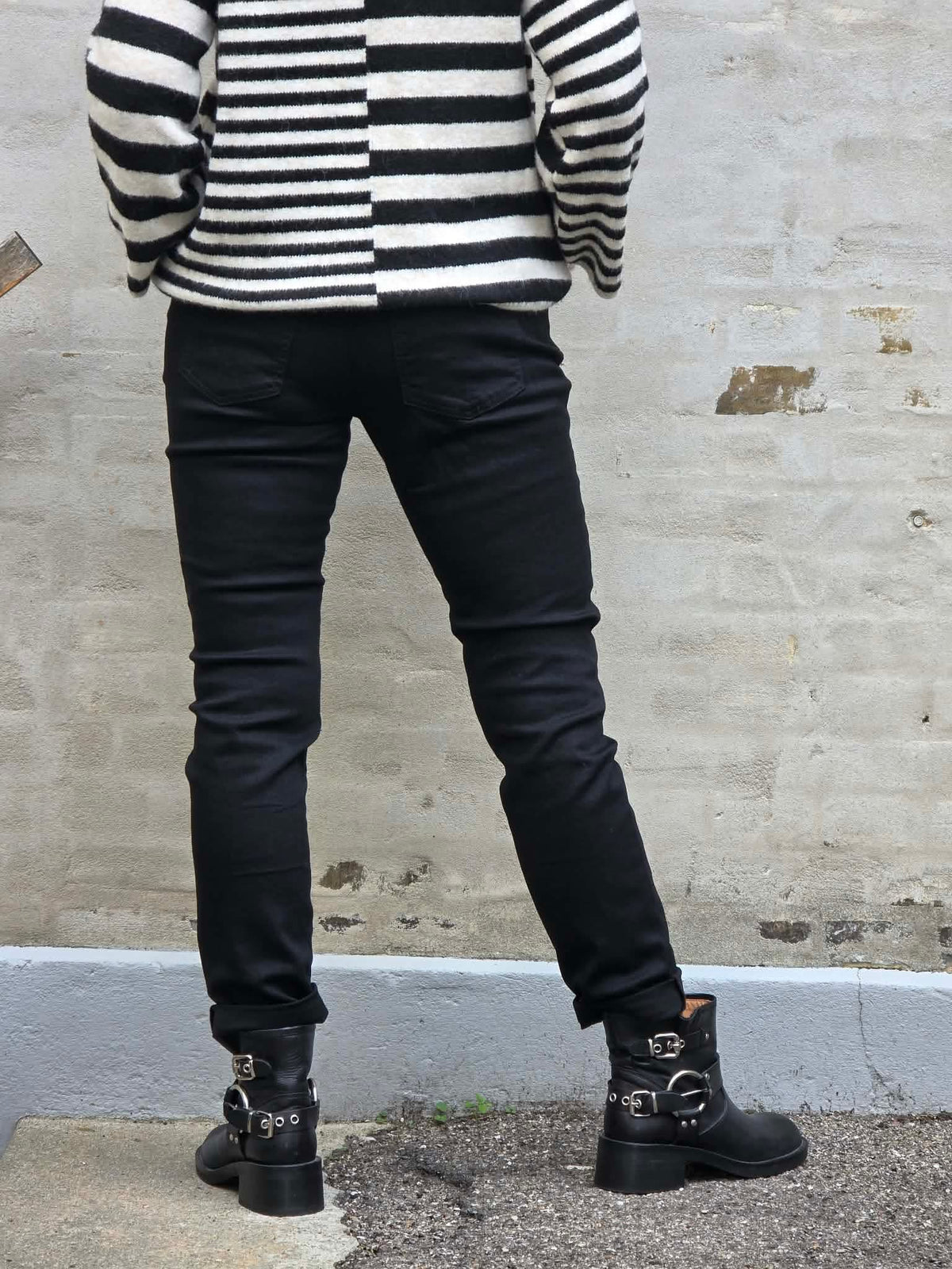 Jane Mid Waist Slim Jeans - Black