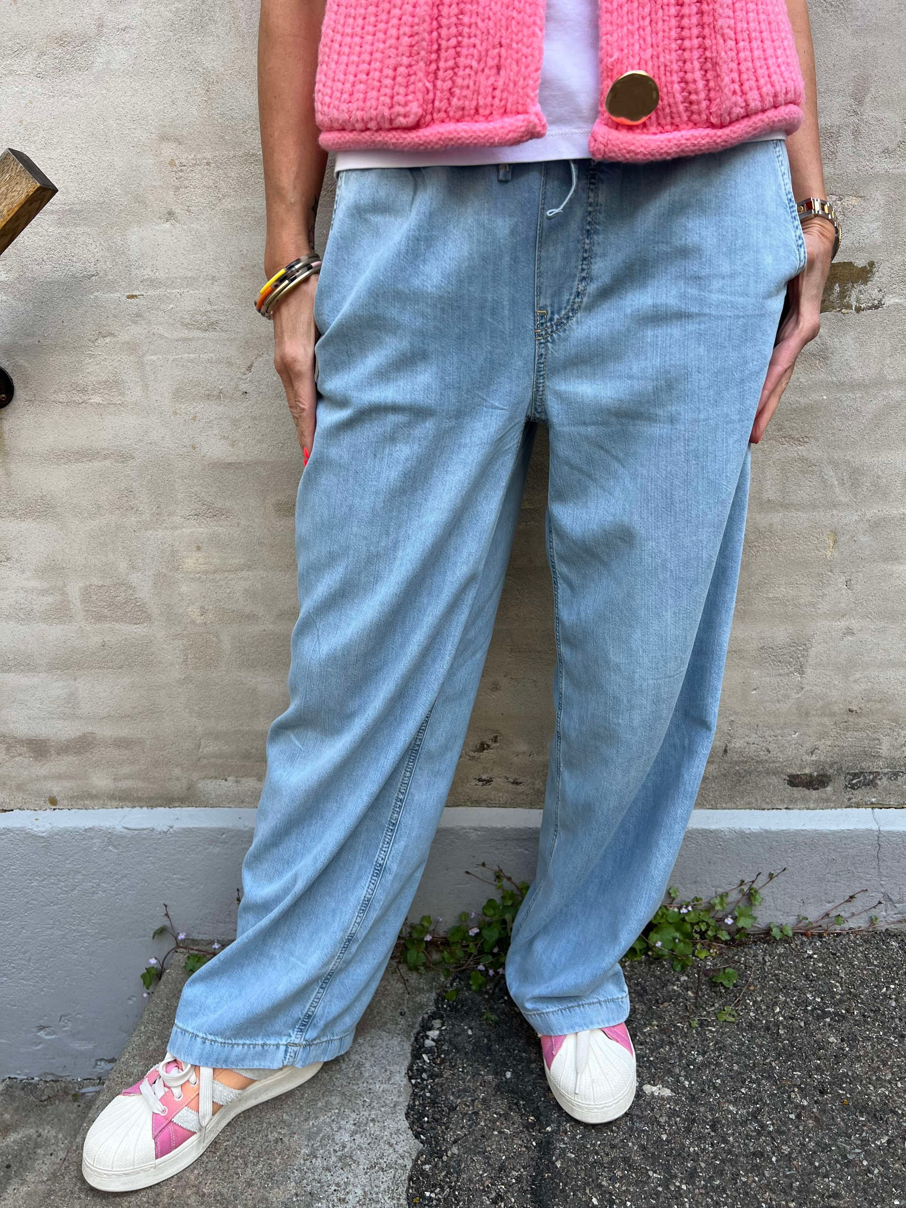 Street me buks Lys Denim
