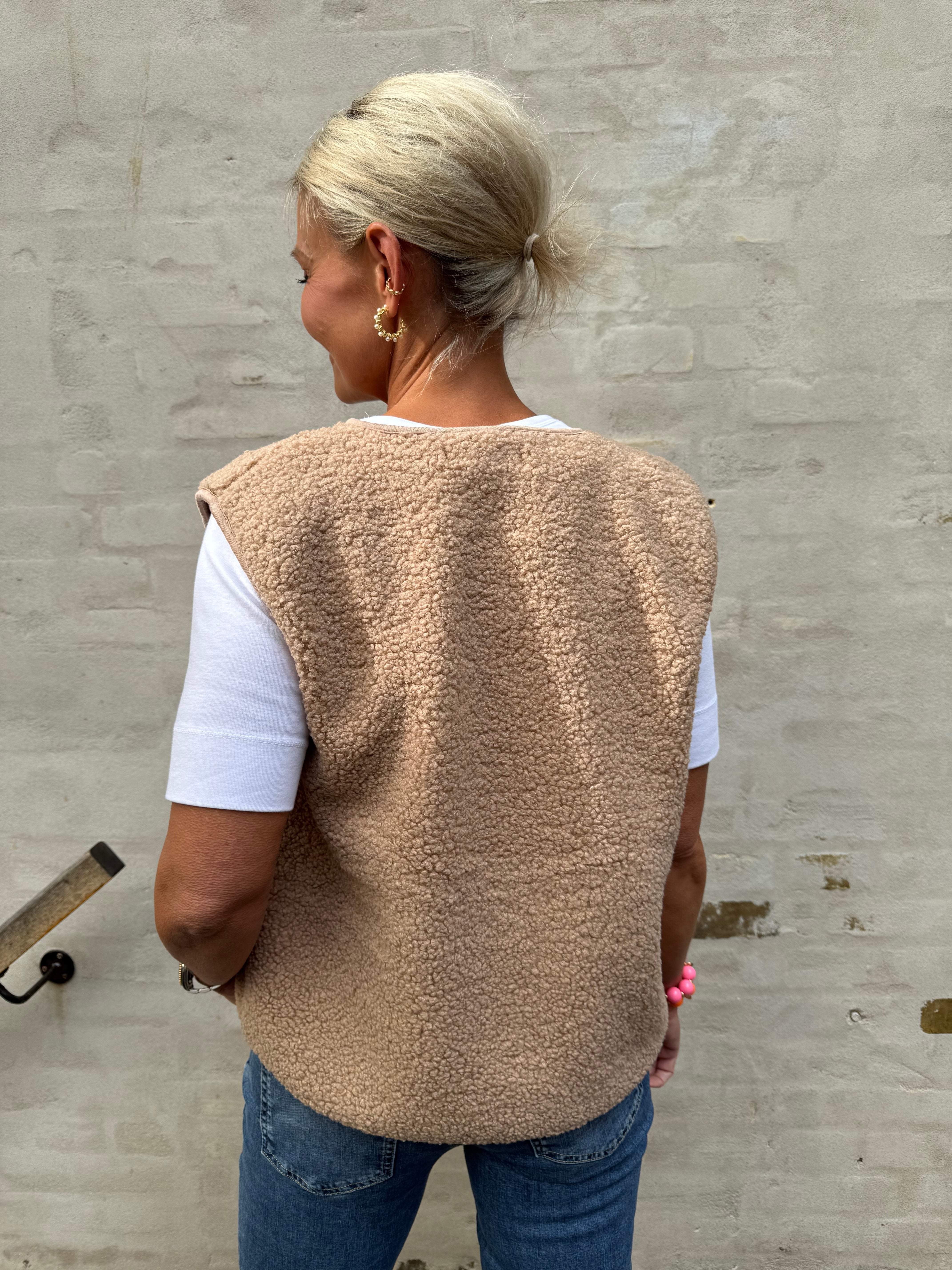 PREORDER-Emmie Vest - Camel
