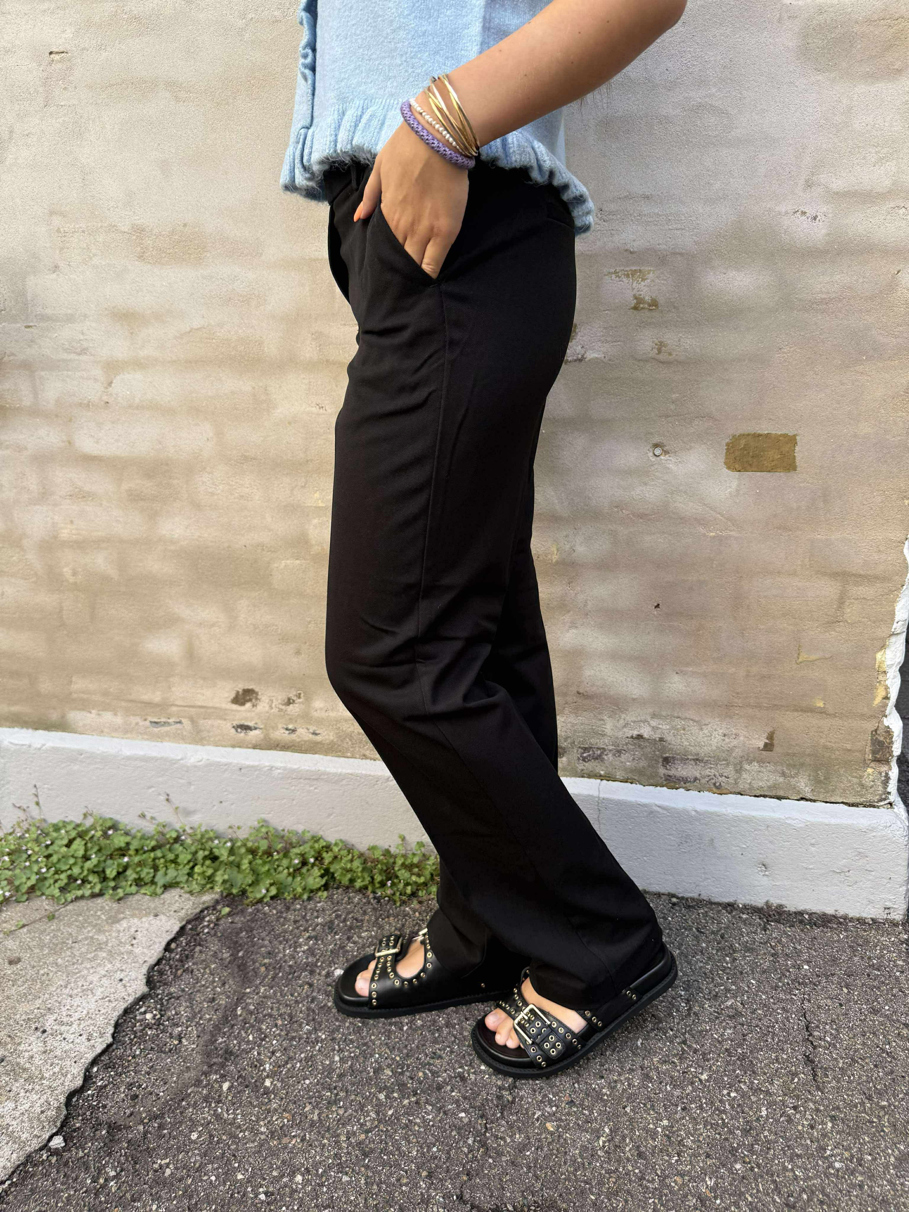 Lisa Straight Pant - Black