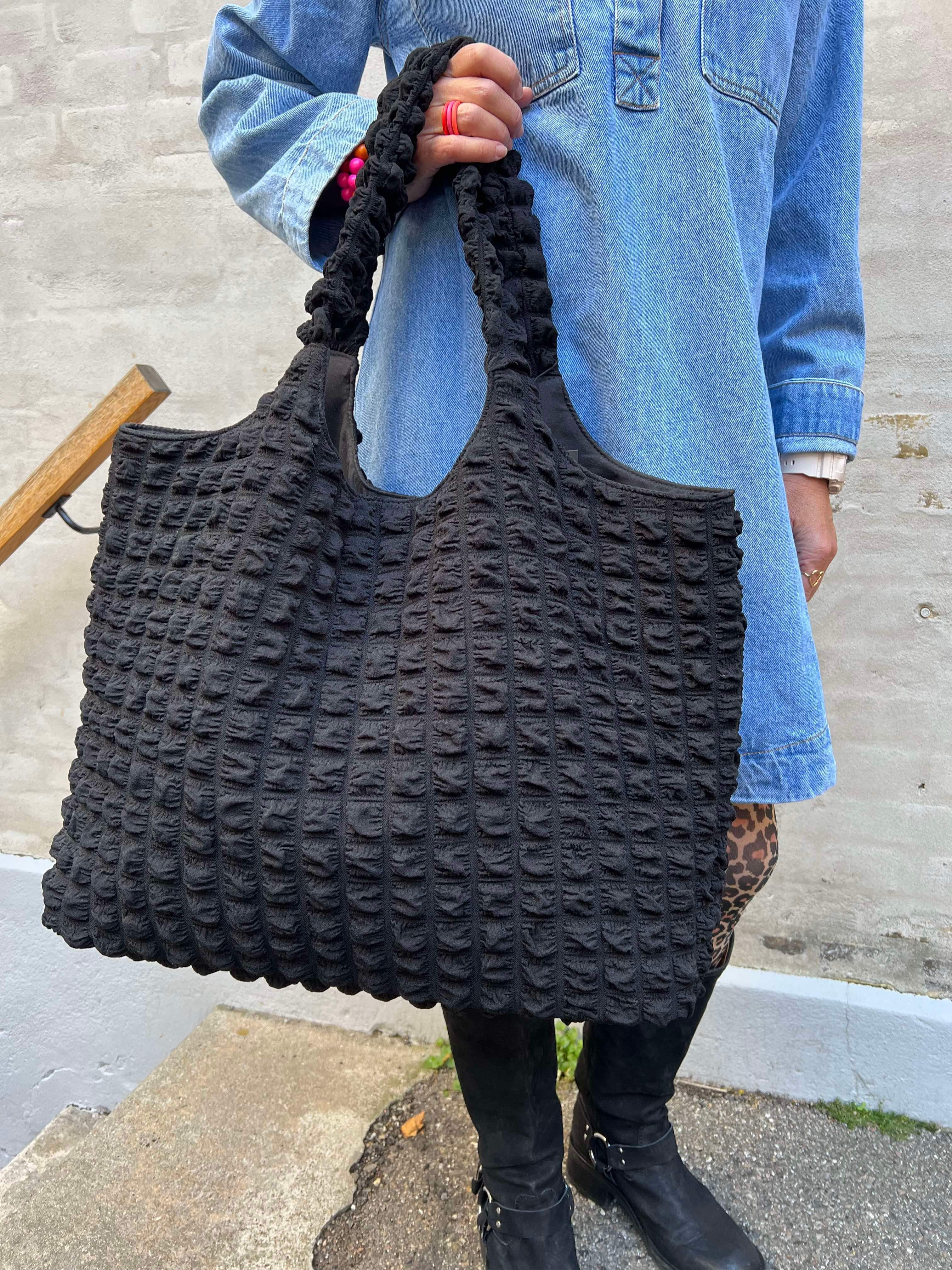 Kinna large waffle shopper black