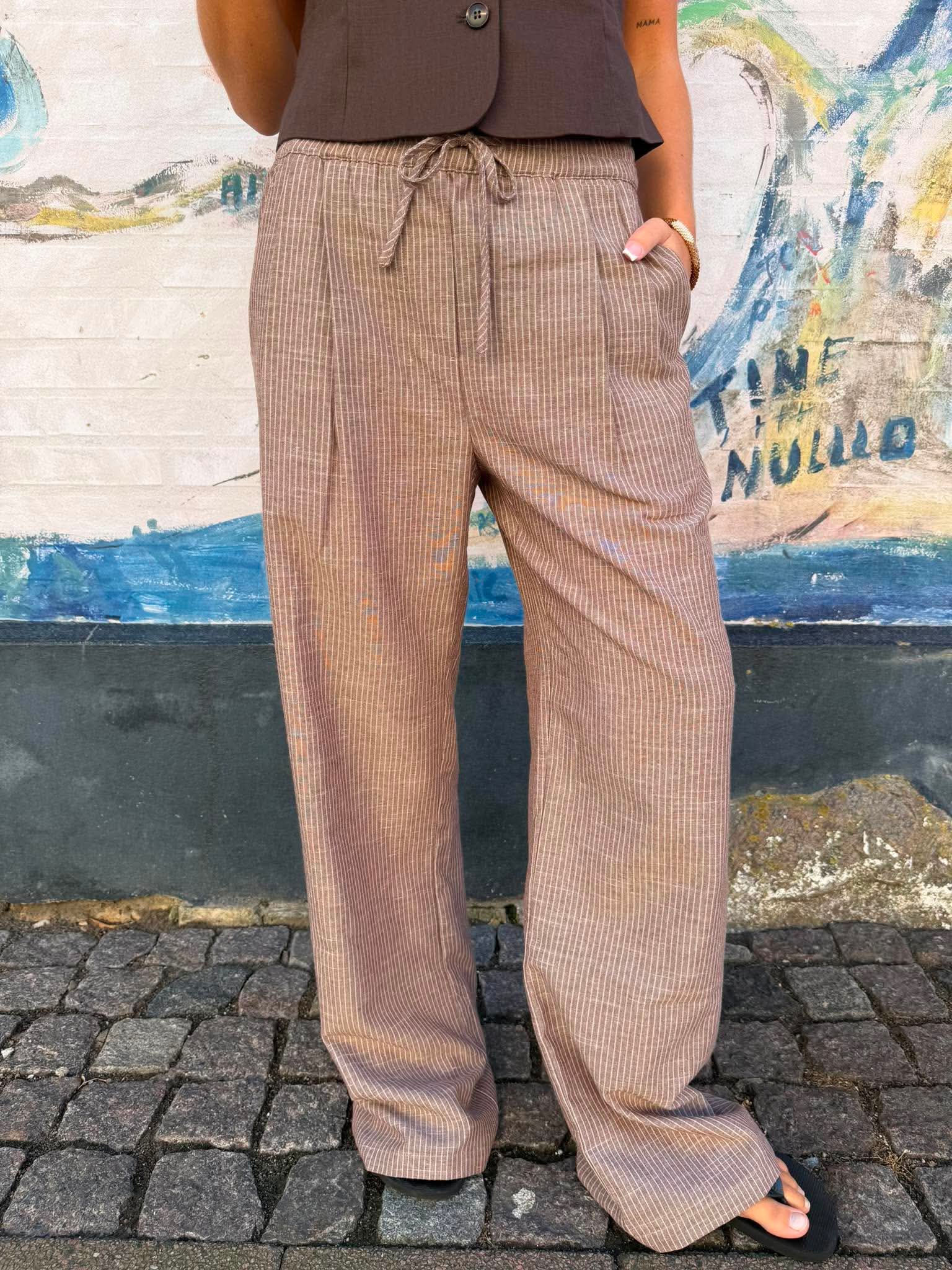 JihoCC Stripe Pant - Brown