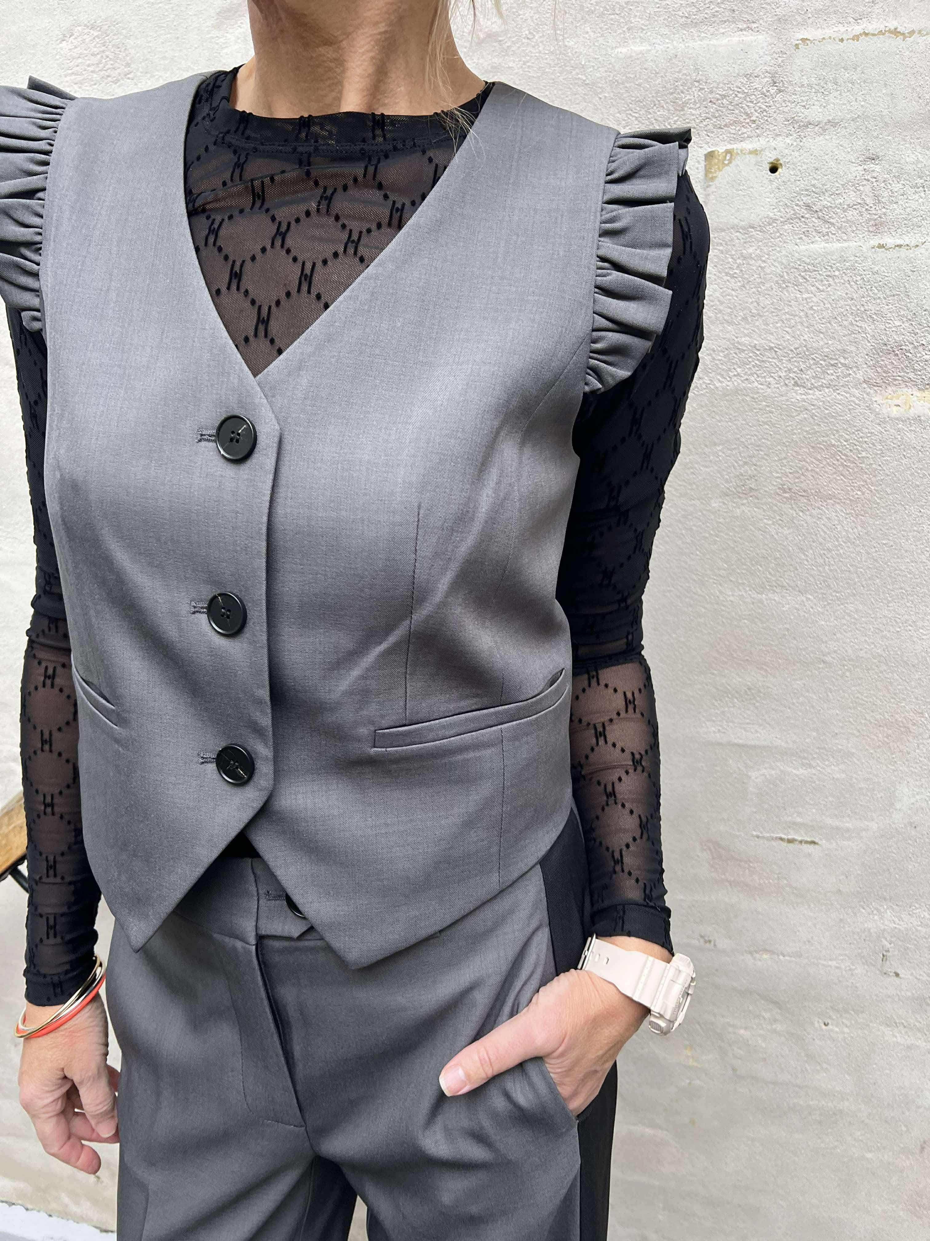 Liane frill tailor vest dark grey