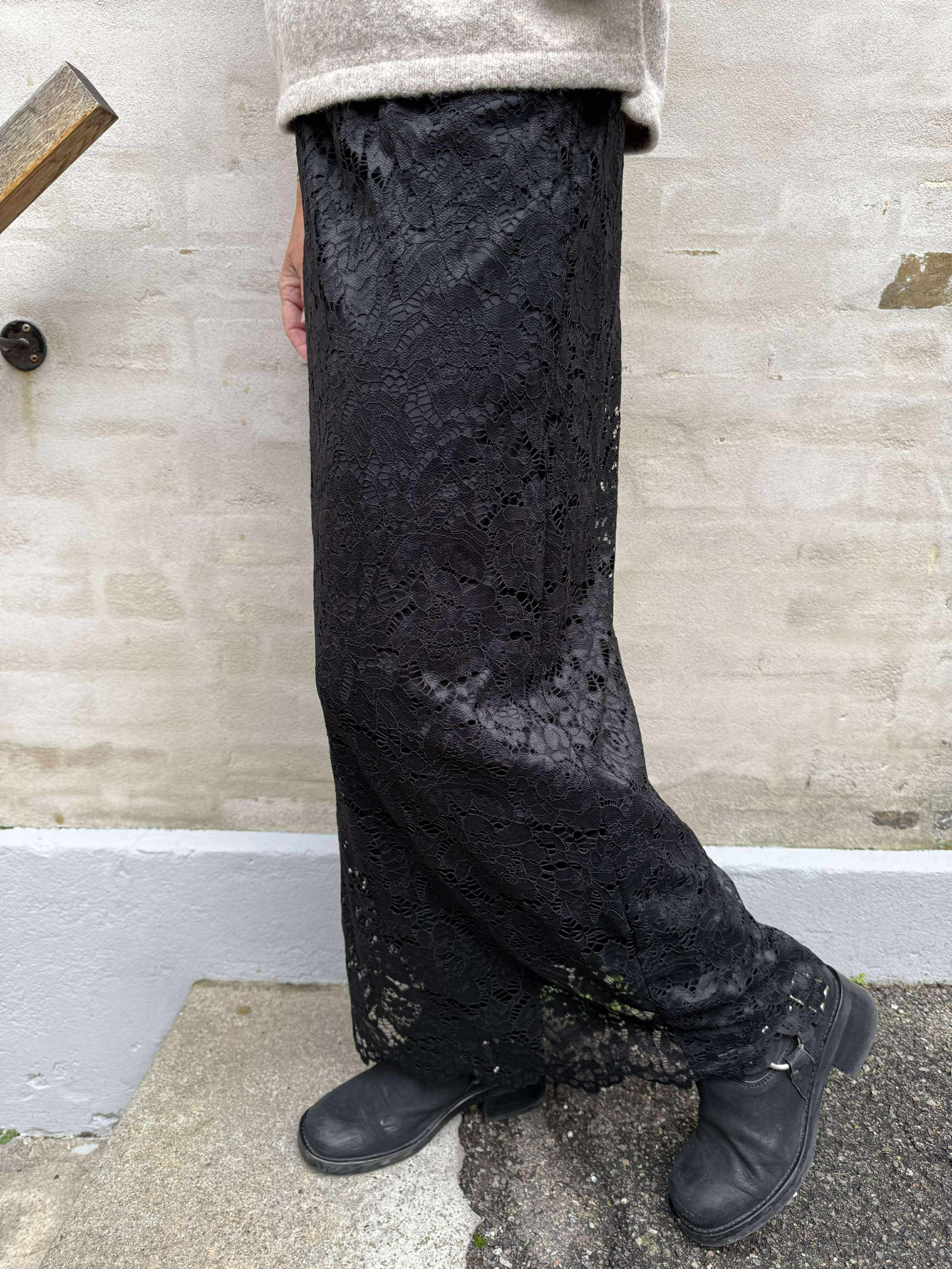 Titania Skirt - Black