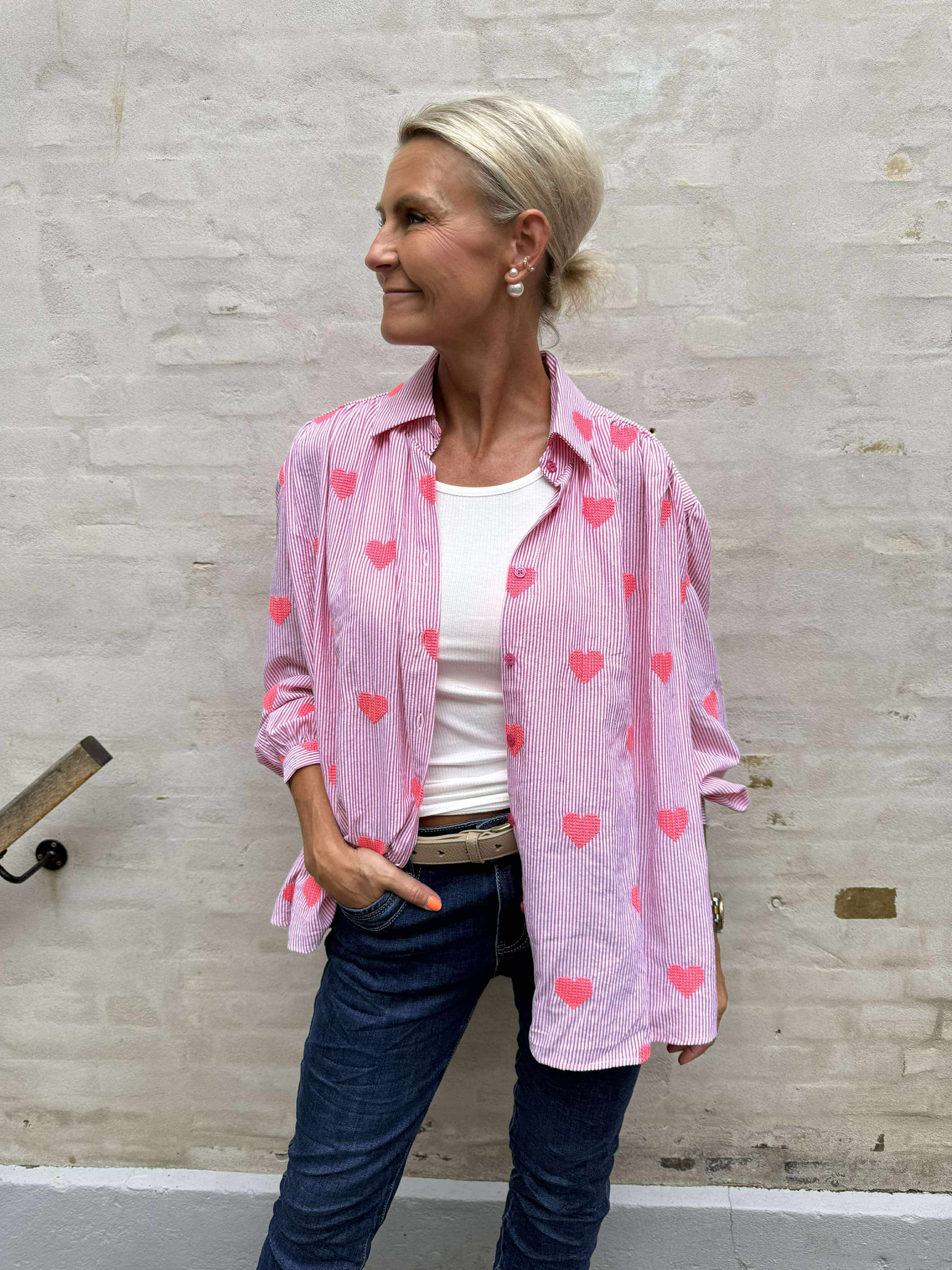 Shirt w. Striped & Embrodery Hearts - Raspberry