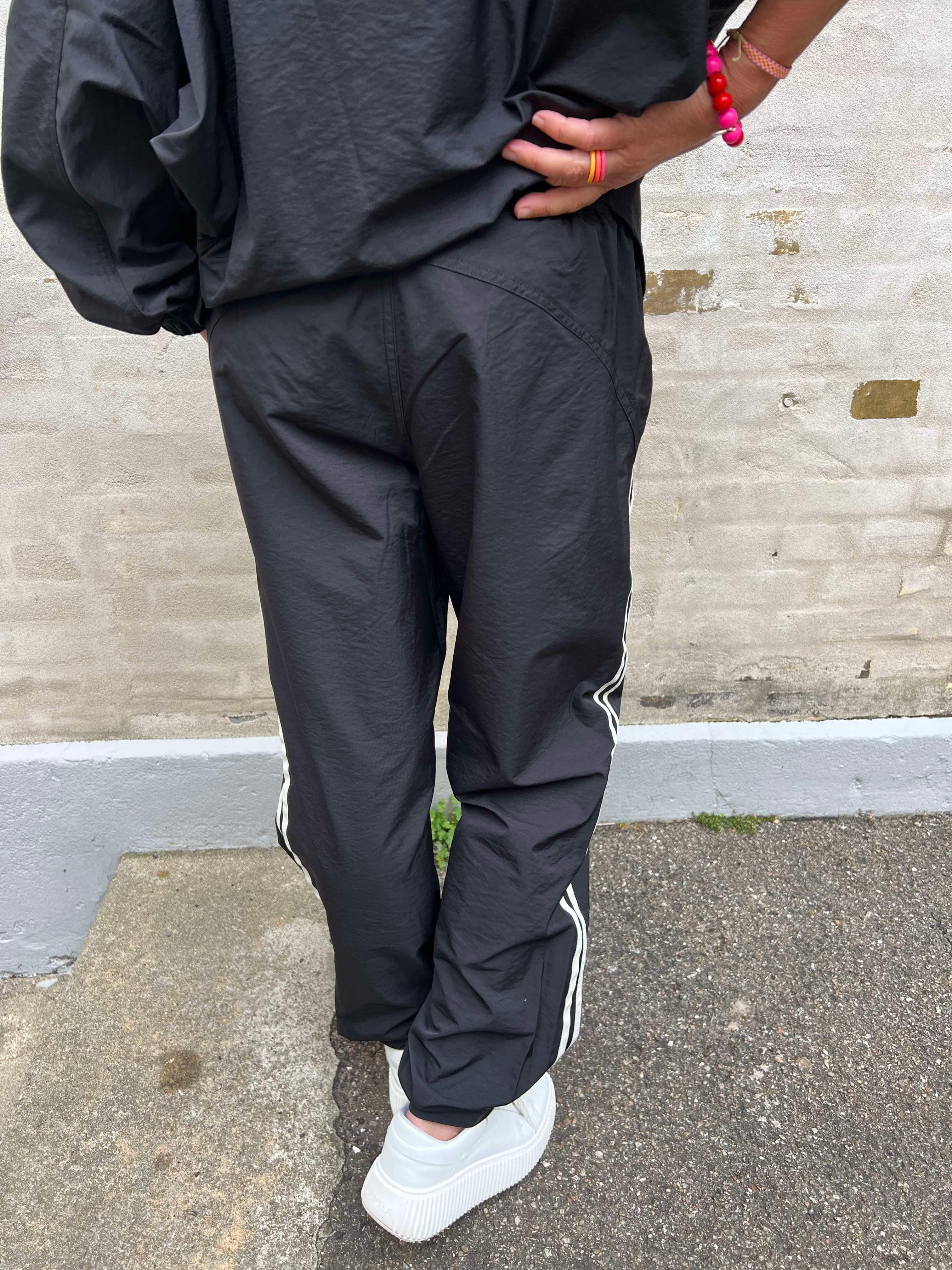 TiMoGO pants black