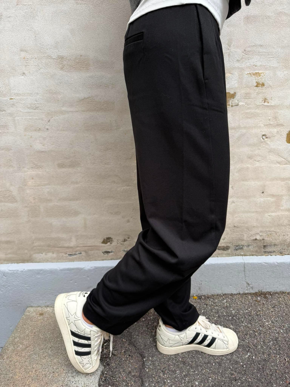 LISA HW ANKLE BARREL PANT - Black