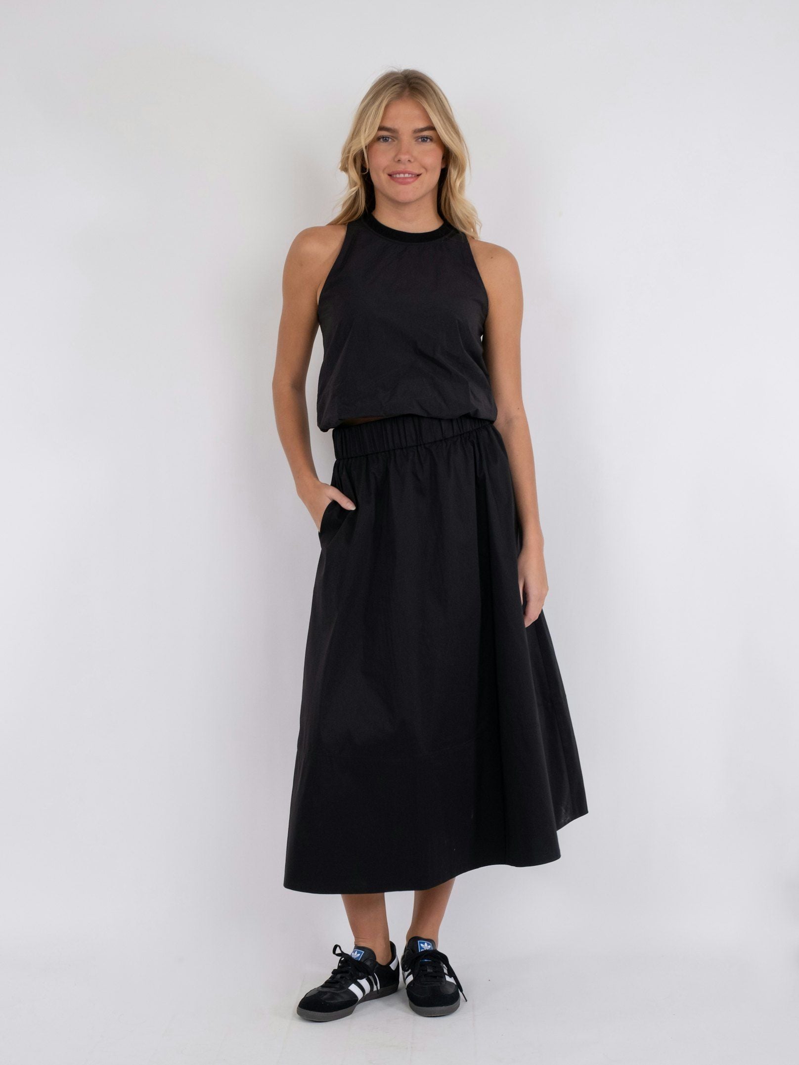 Yara poplin skirt black