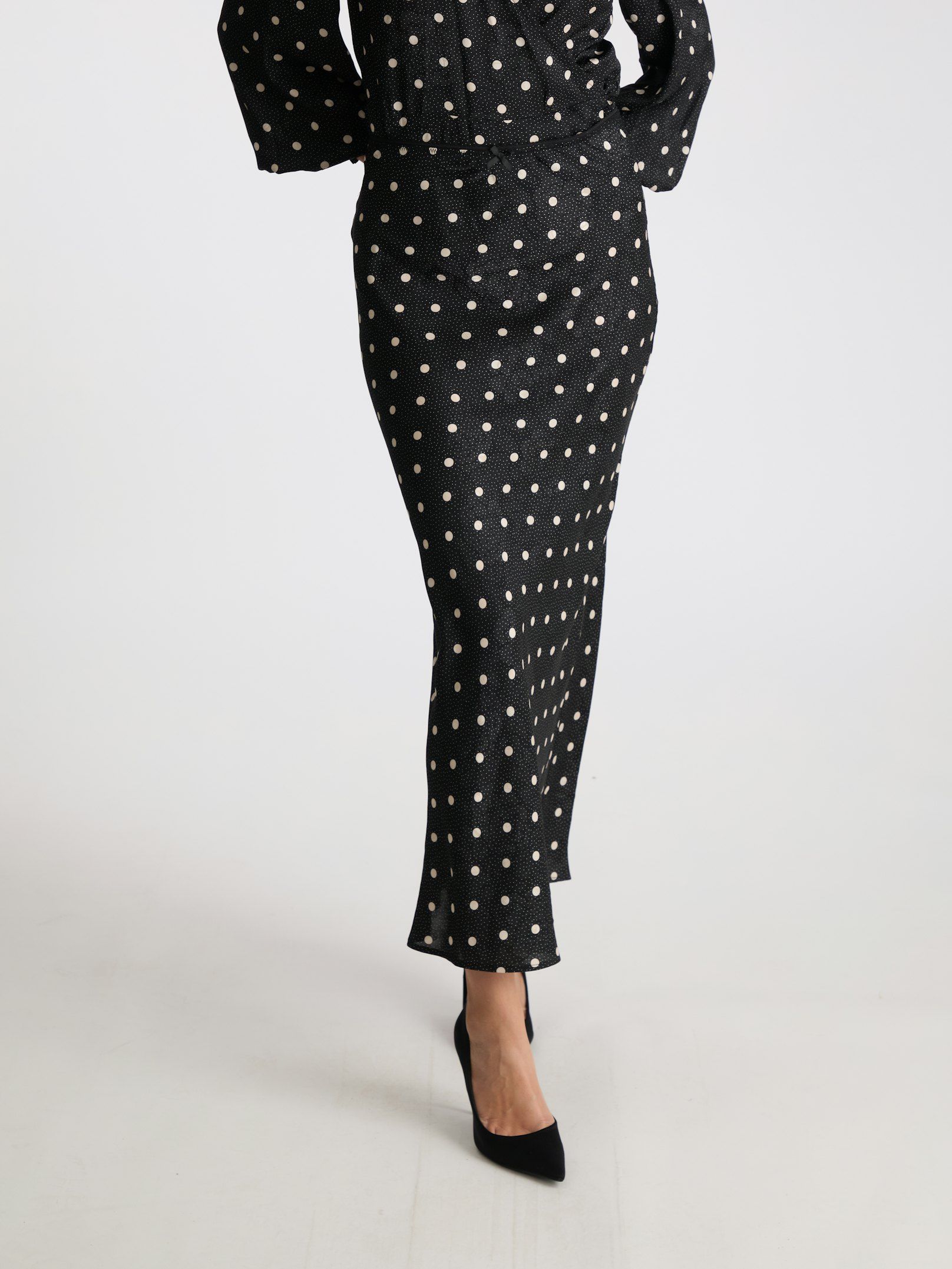 Lola retro dot skirt black