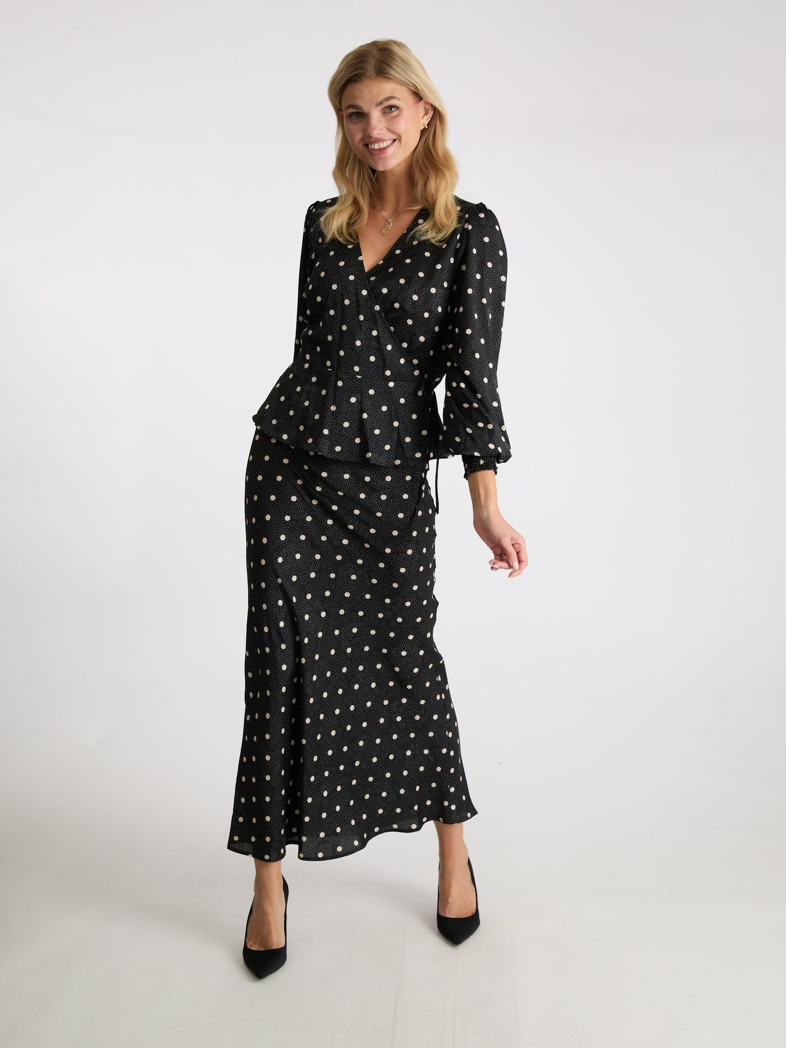 Lola retro dot skirt black