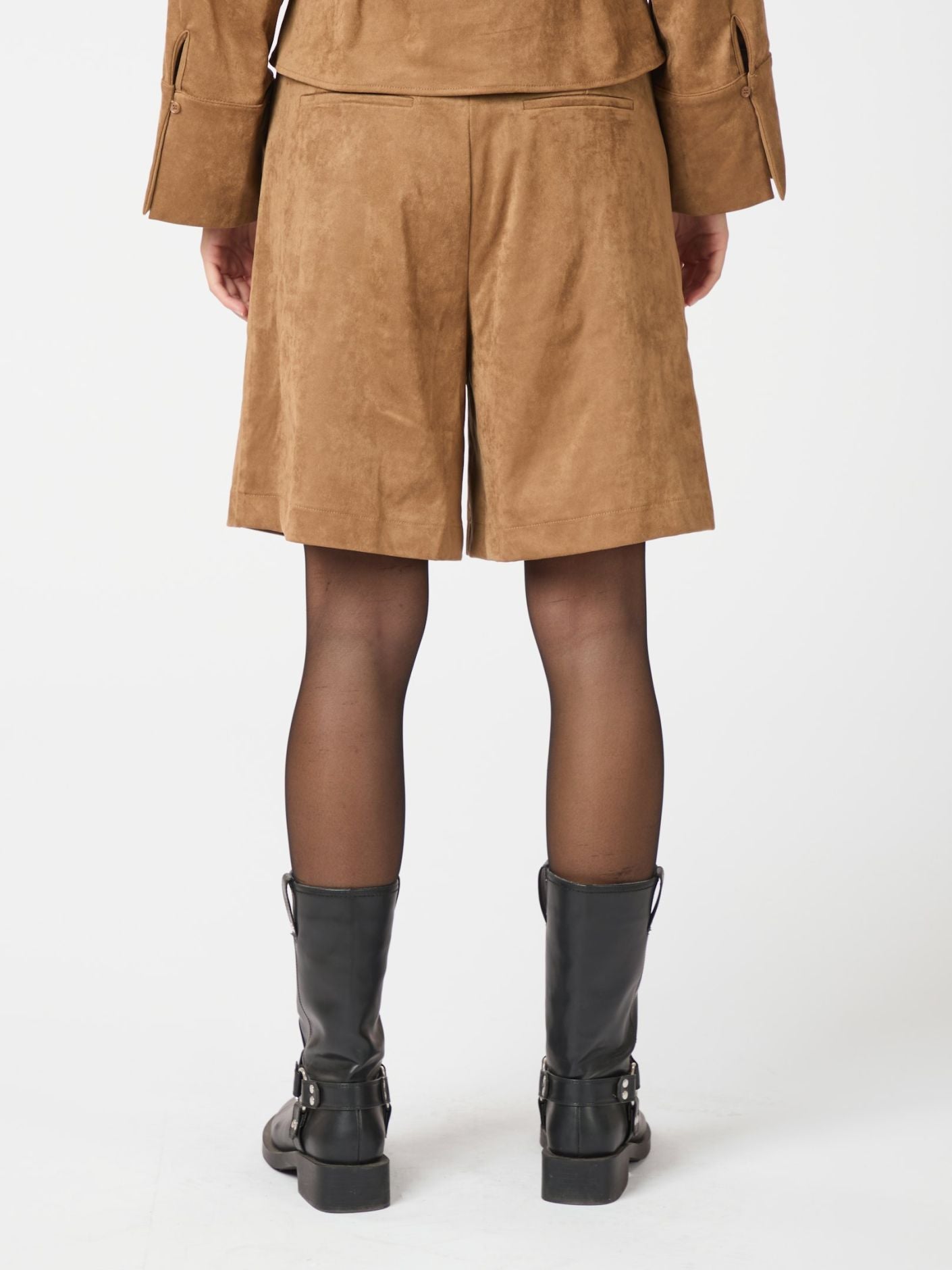 Nika faux suede bermuda shorts cognac