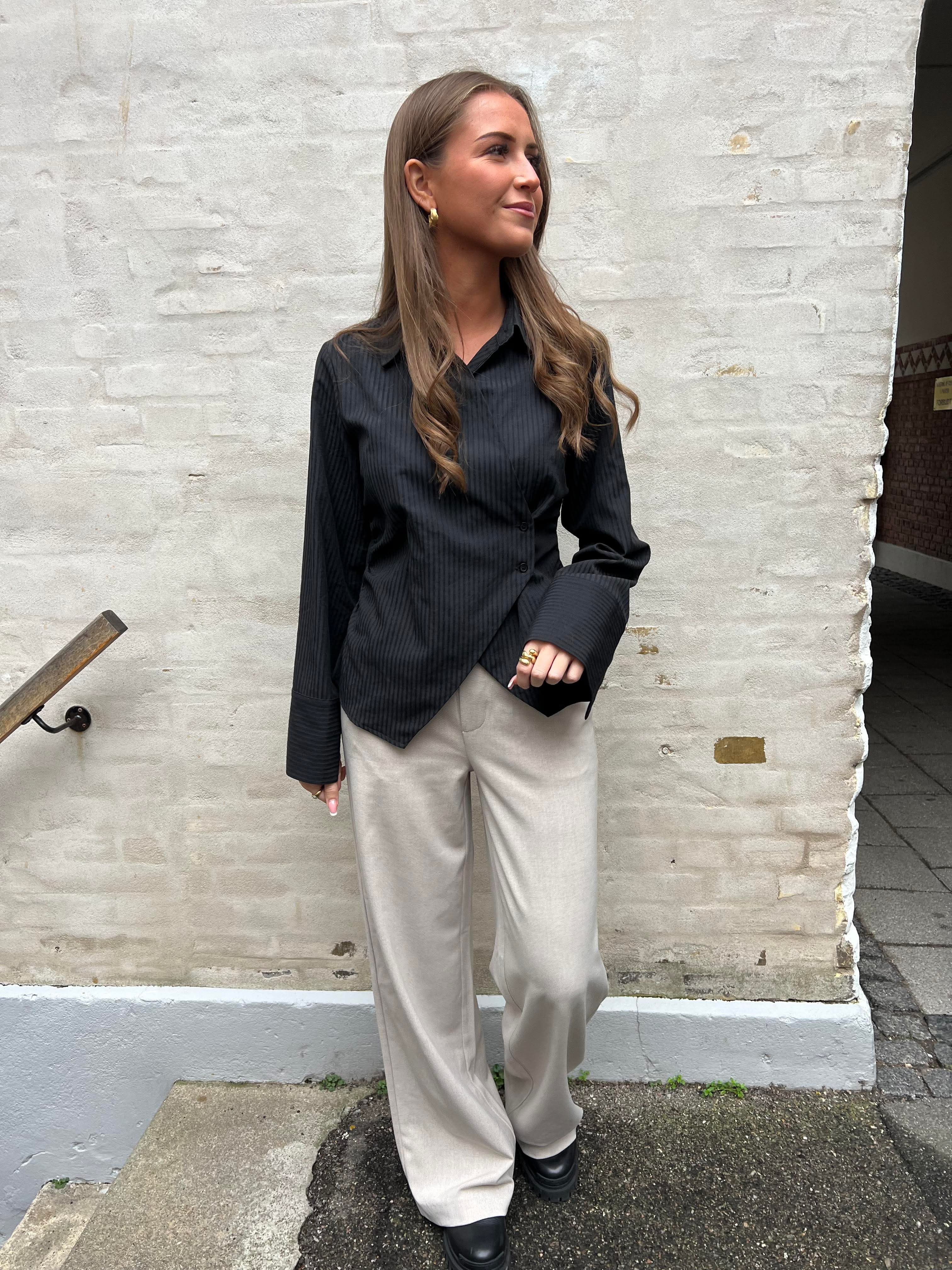 Fenli Tone Stripe Shirt - Black