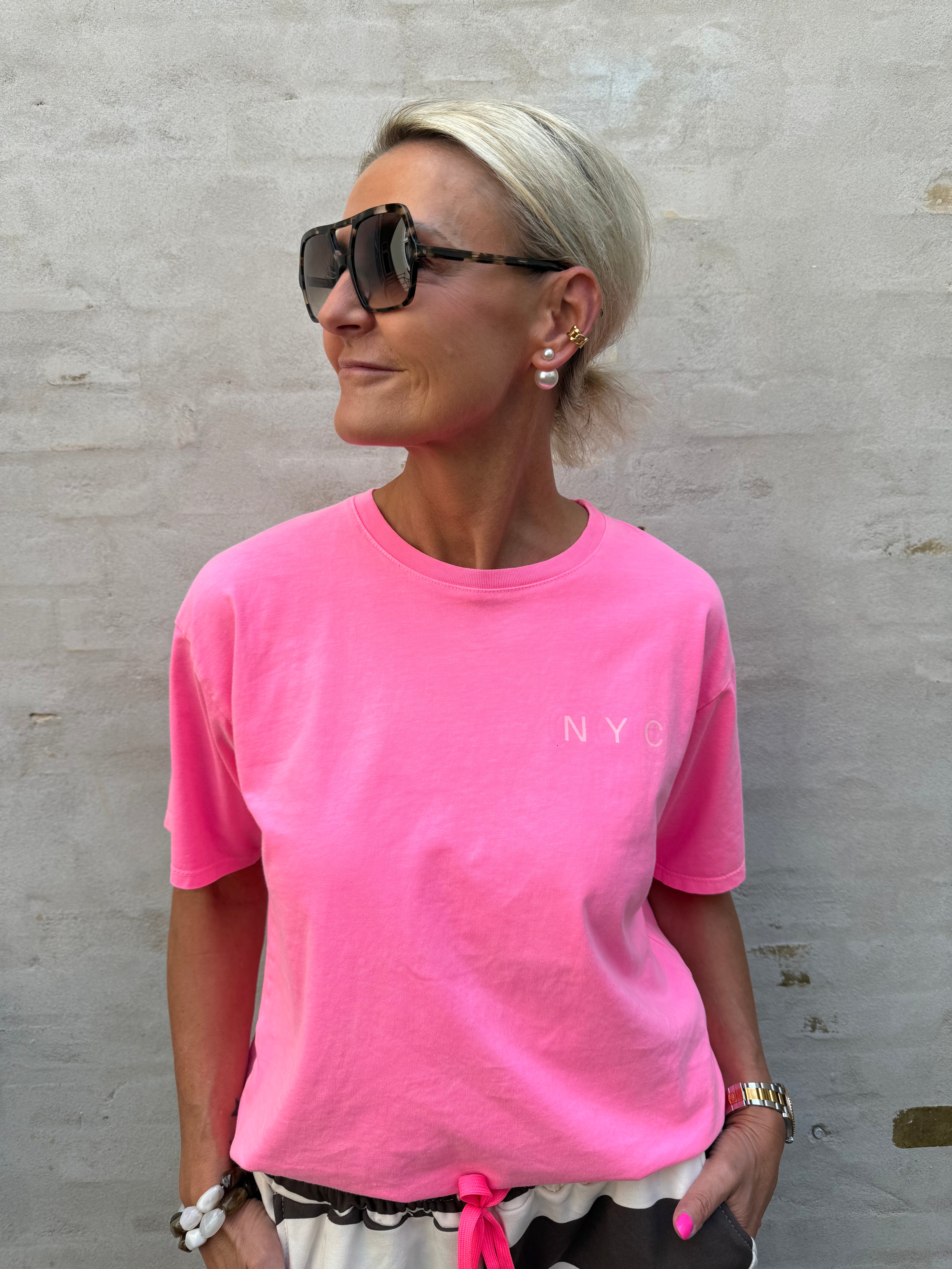 NYC T-Shirt - Pink Neon