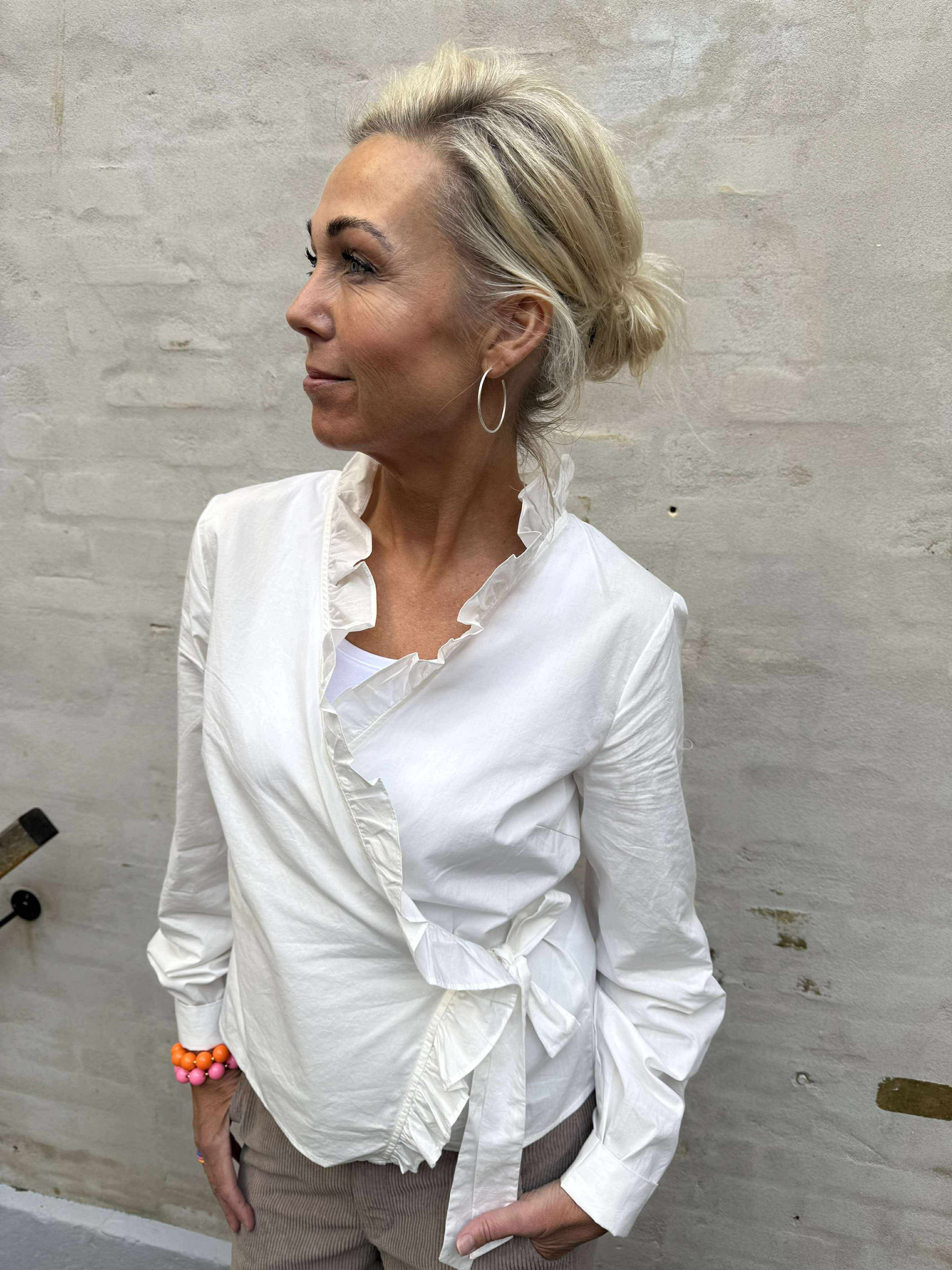 HOPE WRAP SHIRT - Cloud Dancer