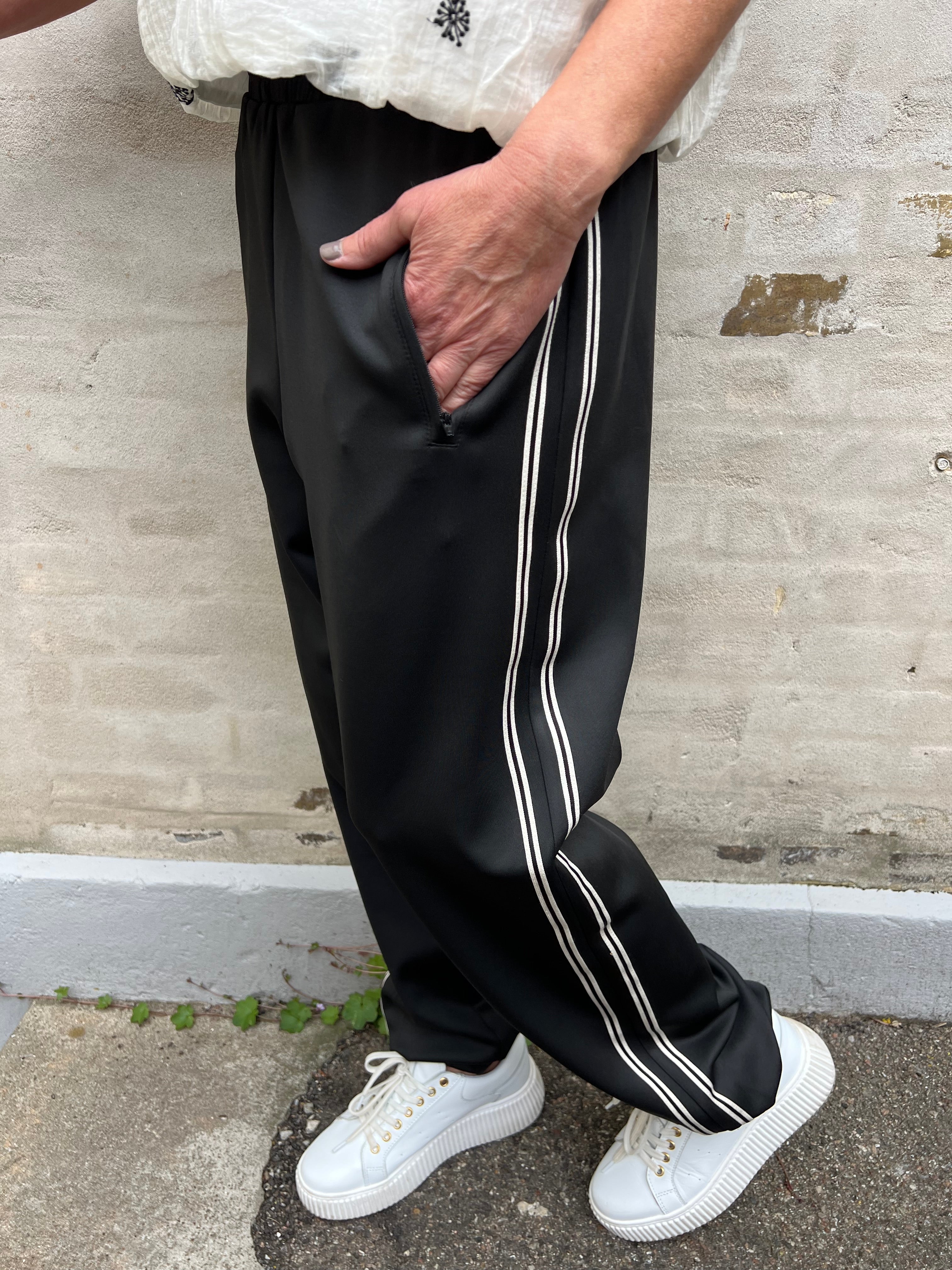 NillaGO track pants black