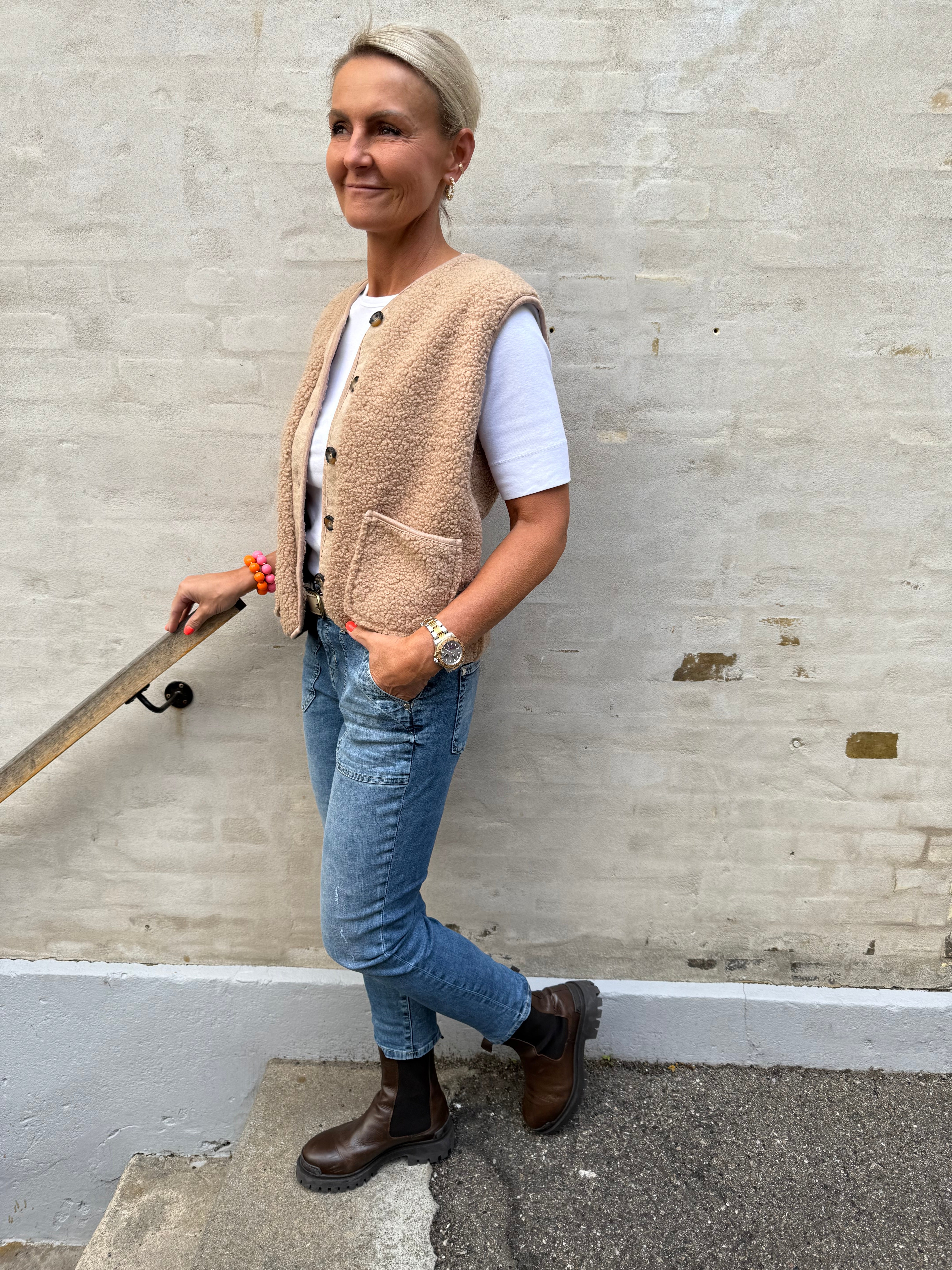 PREORDER-Emmie Vest - Camel