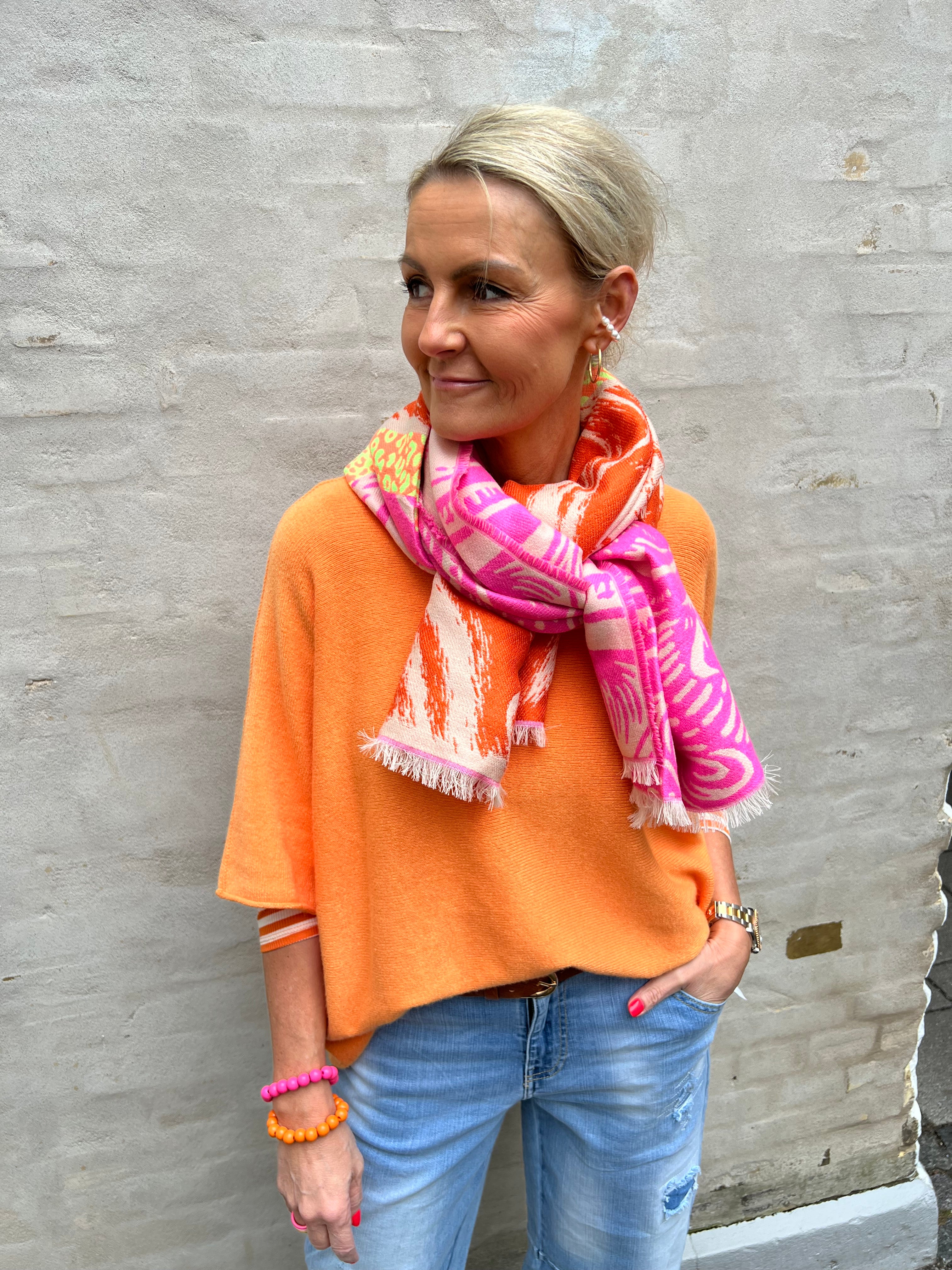 Paradis pink orange scarf