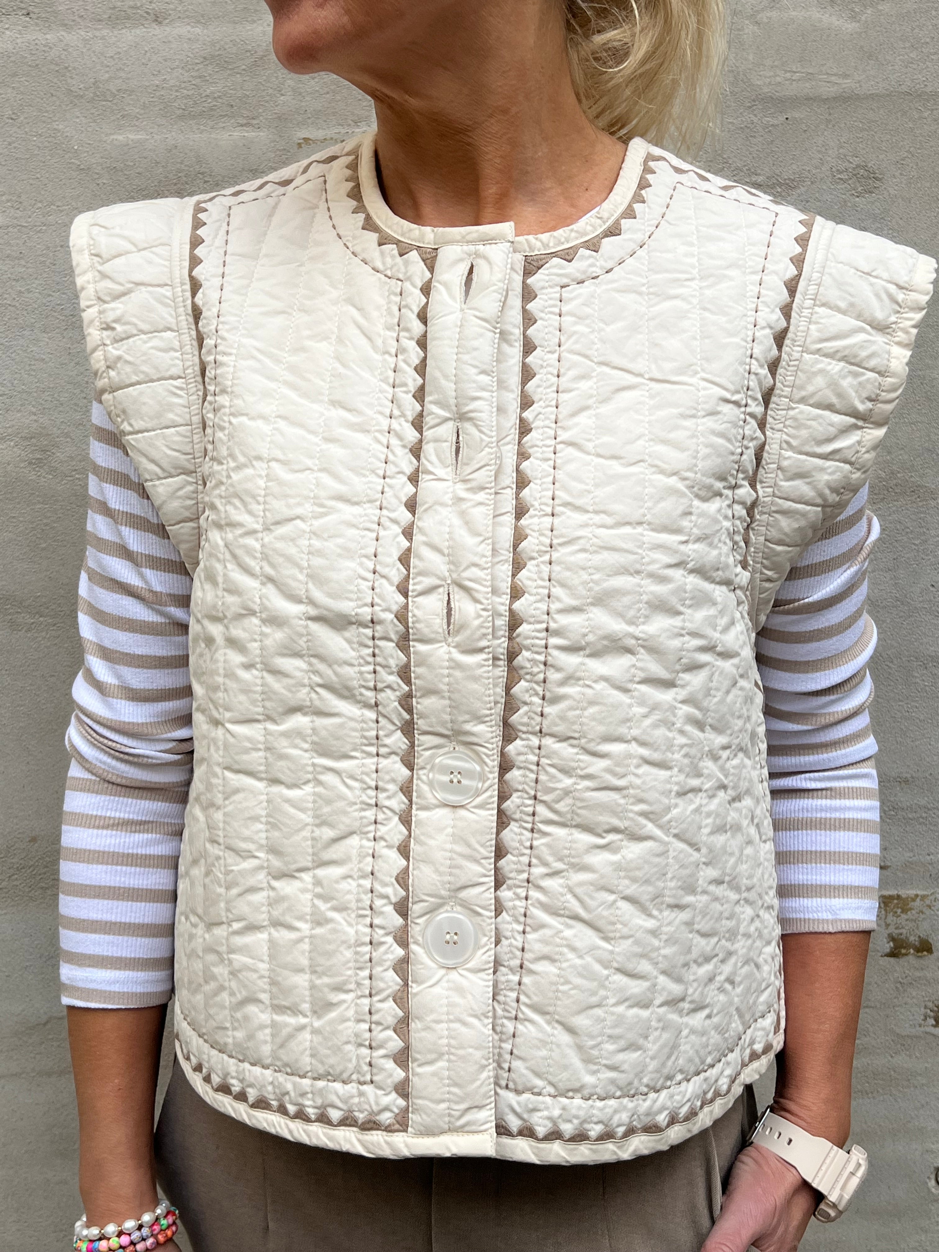 Berglind Waistcoat - Whitecap