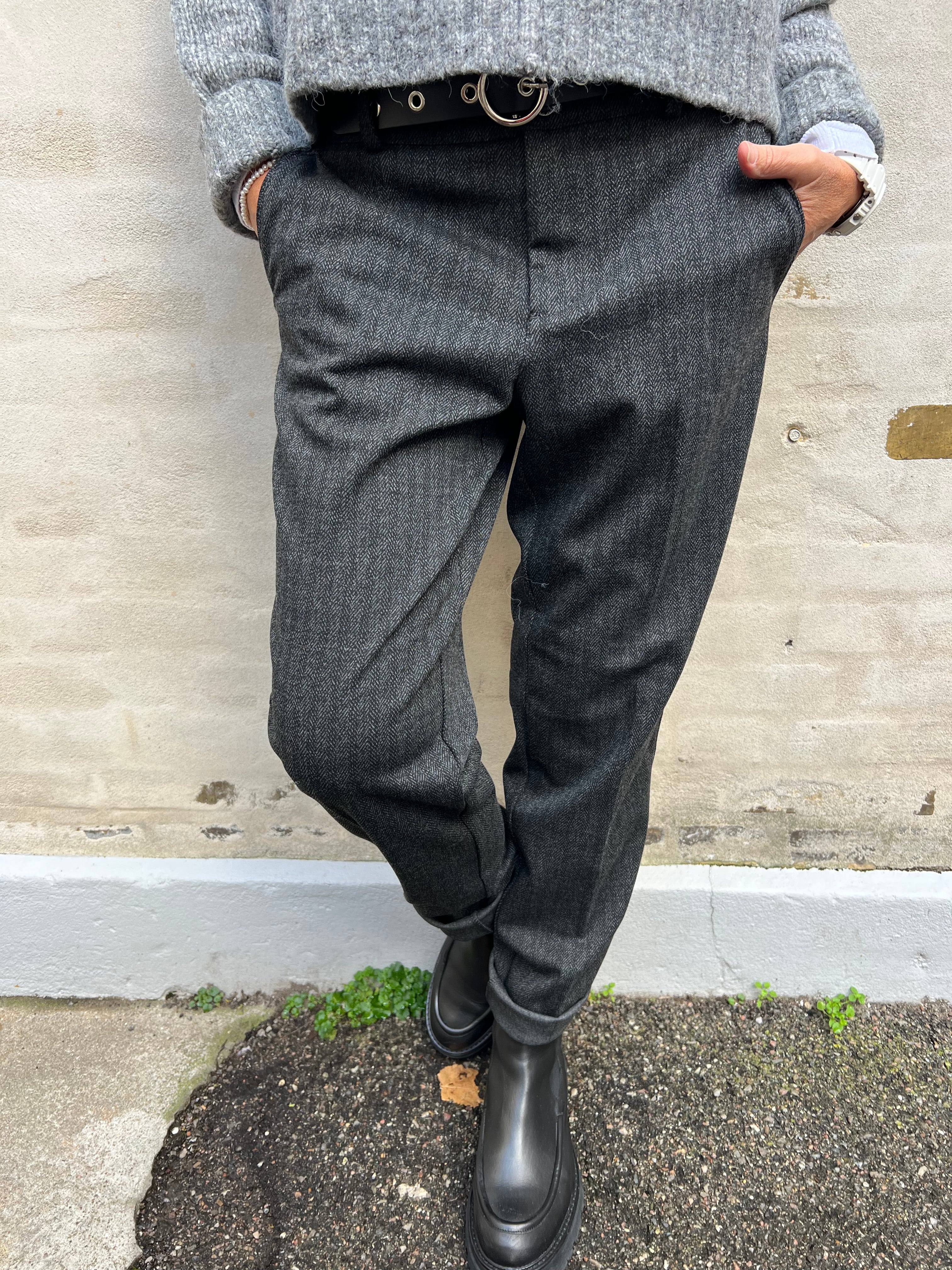 Chino Fishbone - Black