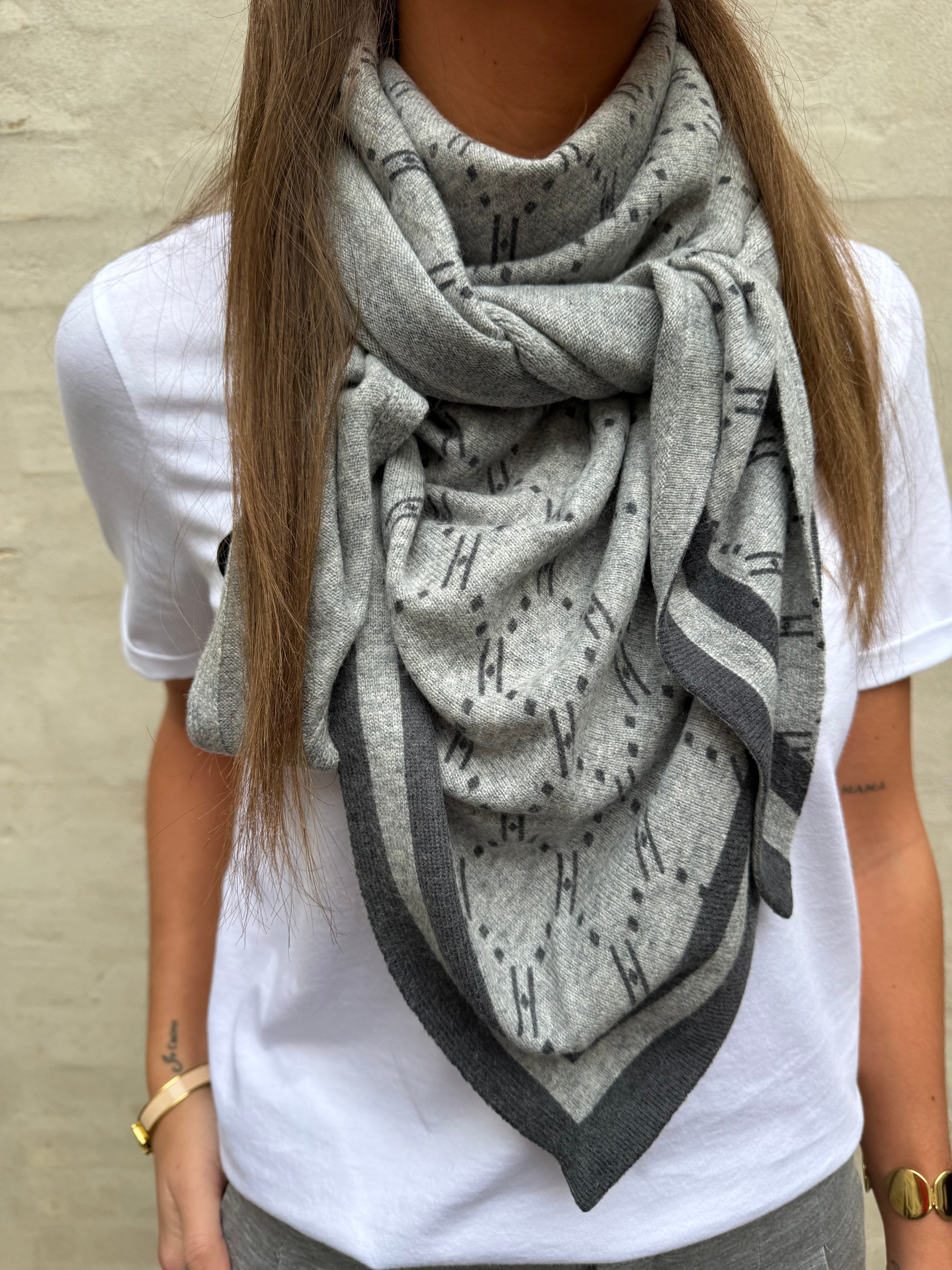 Triangle Scarf - LIGHT GREY MELANGE