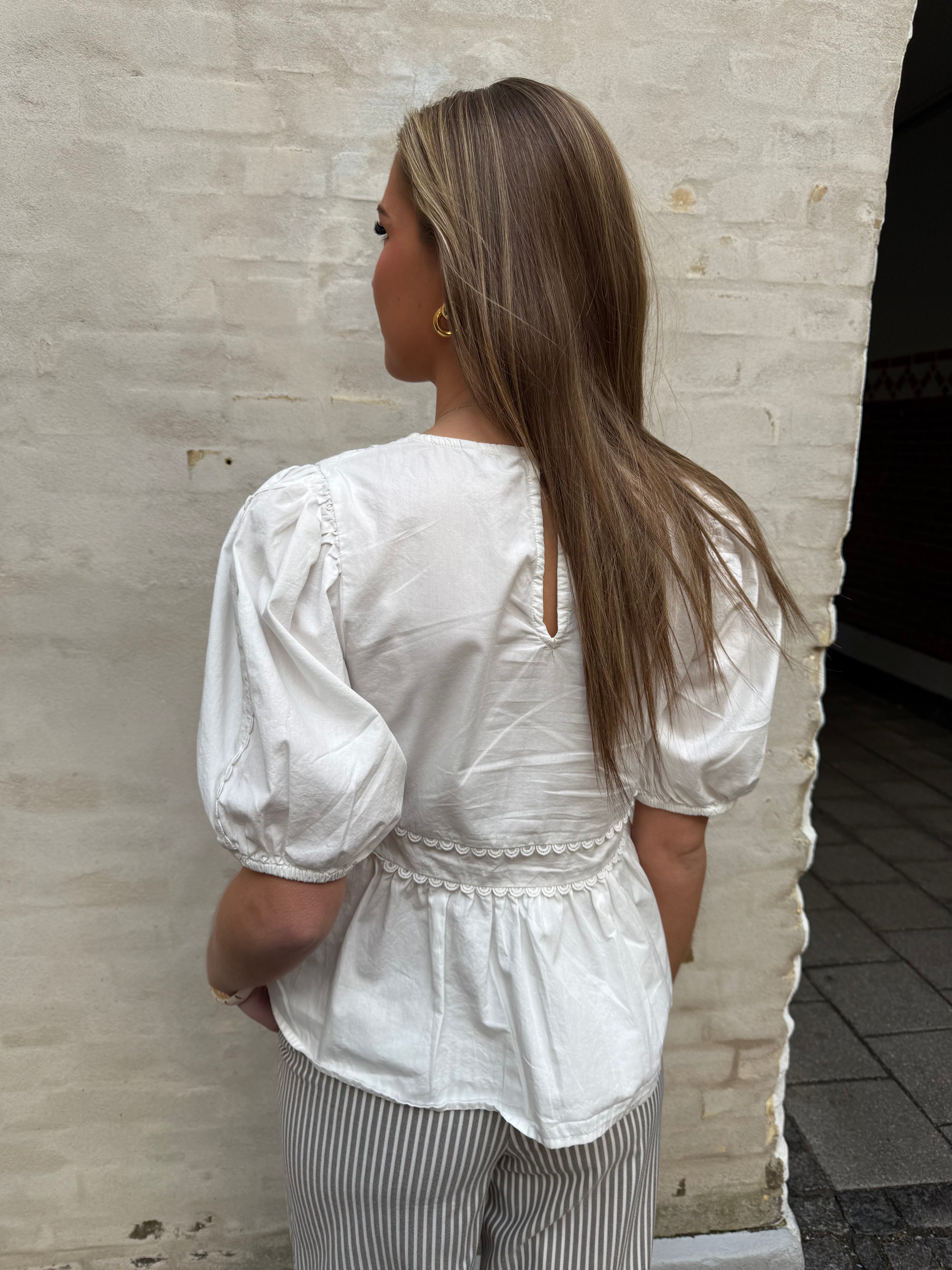 KELLY O-NECK TOP - Cloud Dancer