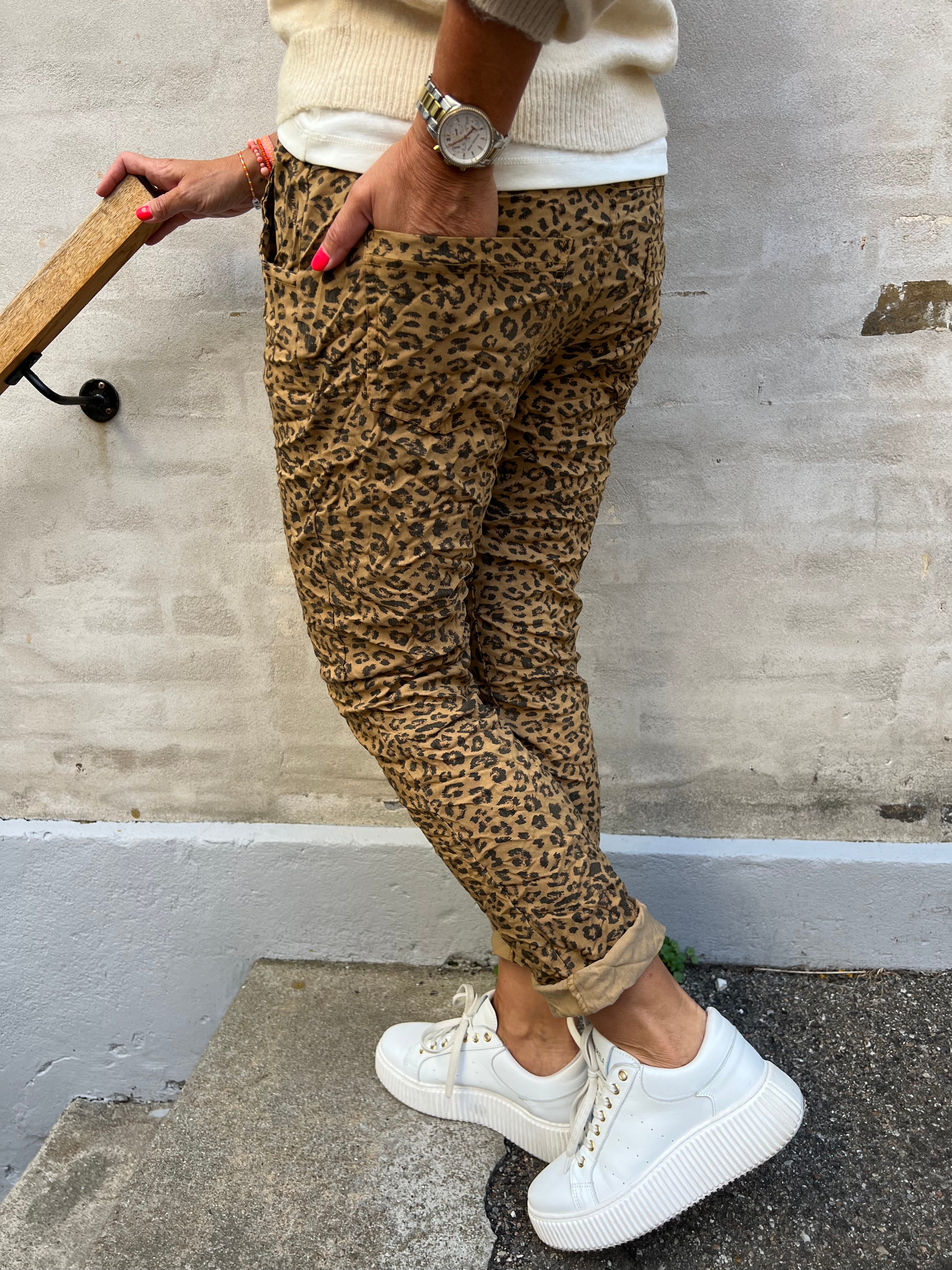 Reina pant camel leo