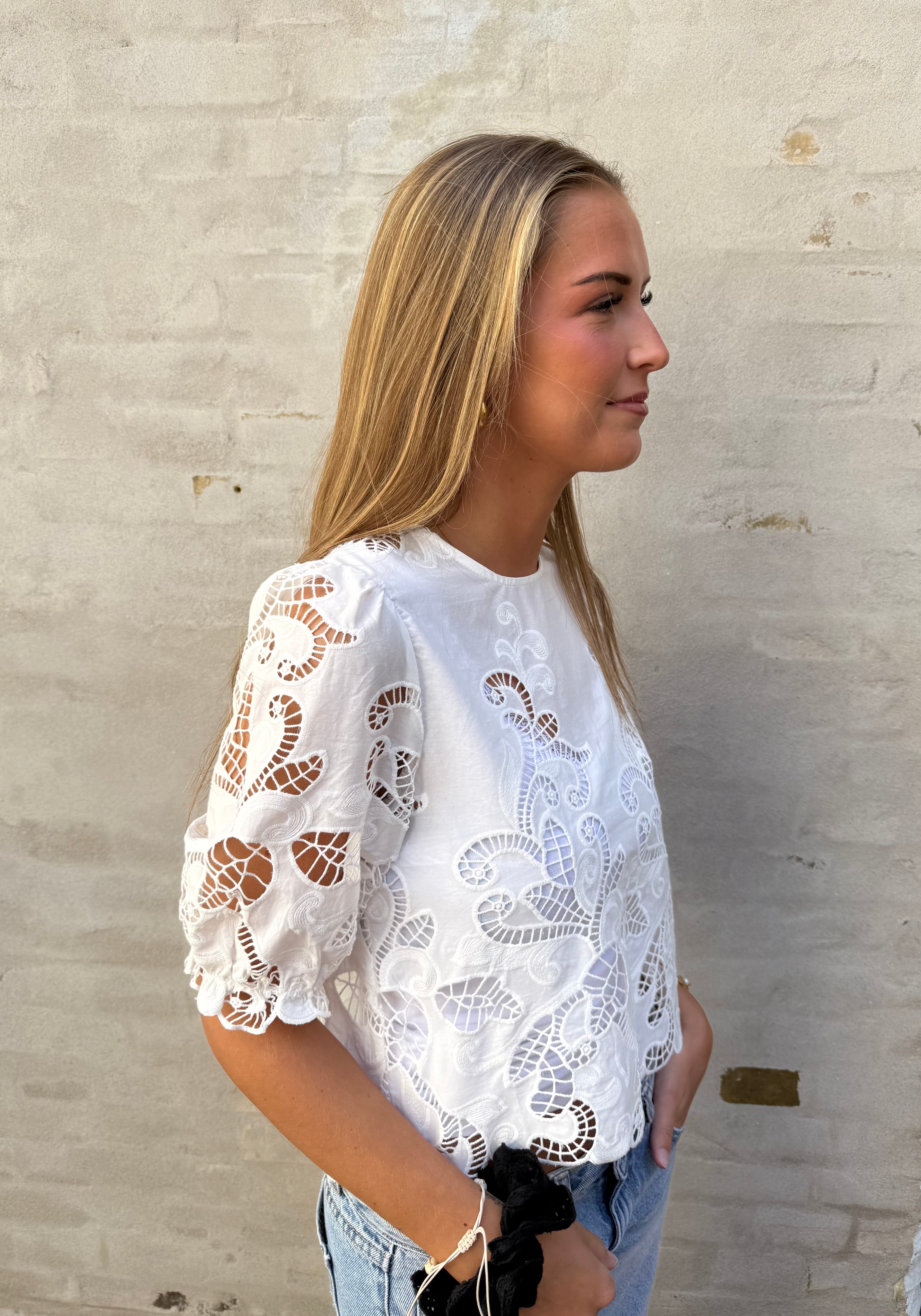 Fia Embroidery Blouse - White