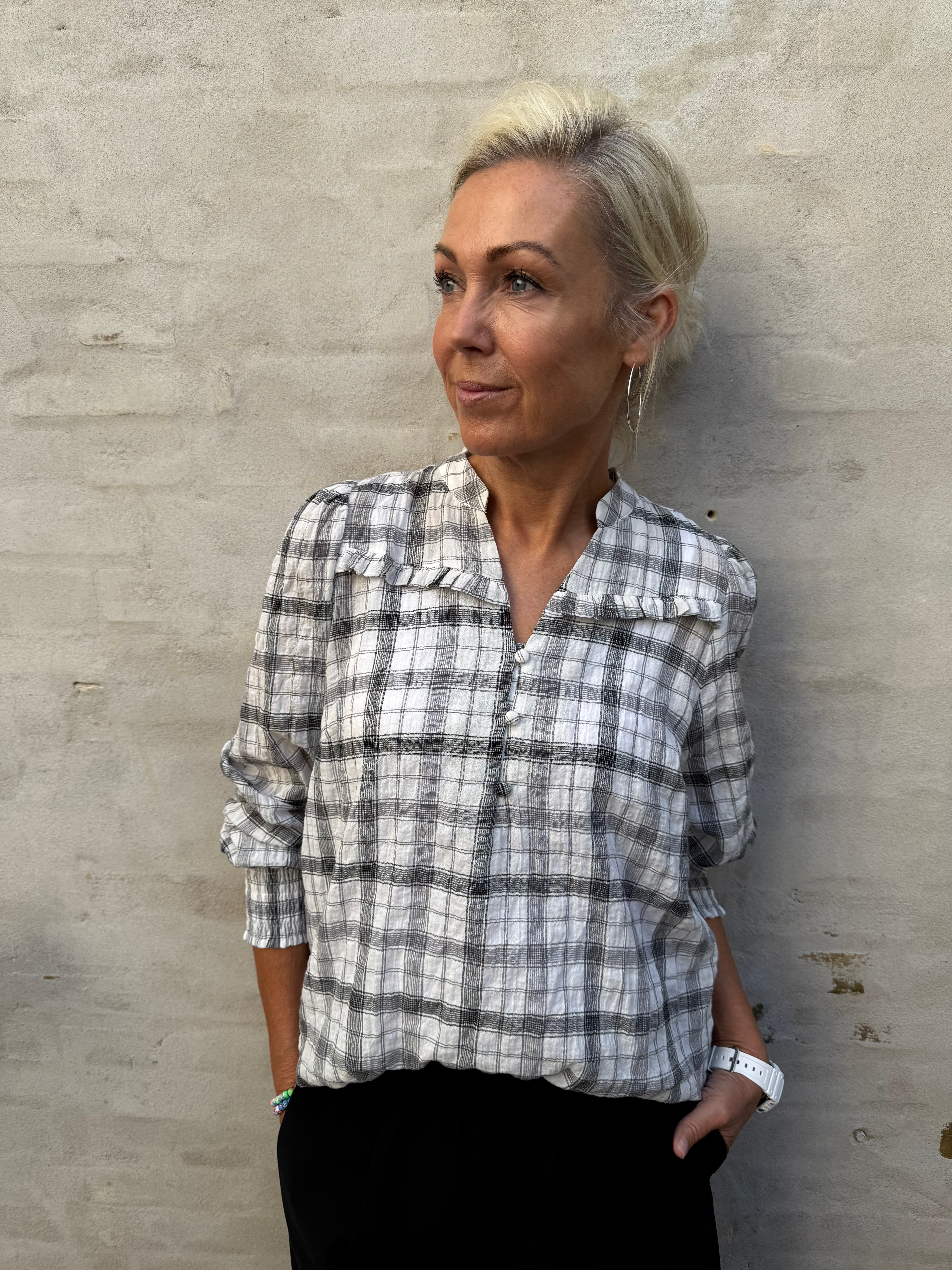 Sally Check V-Blouse - Off White