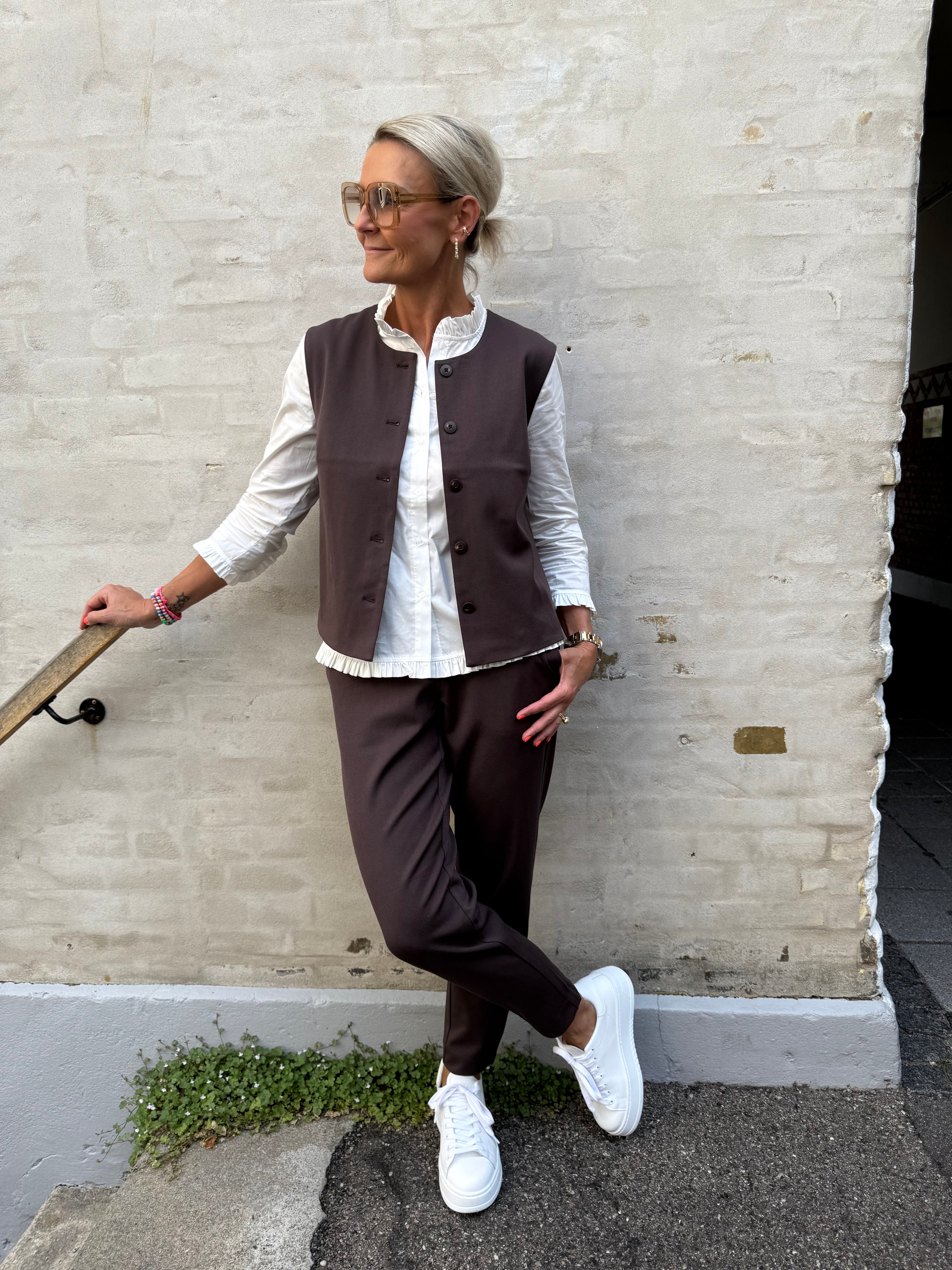 Lisa Slim Pant - Seal Brown