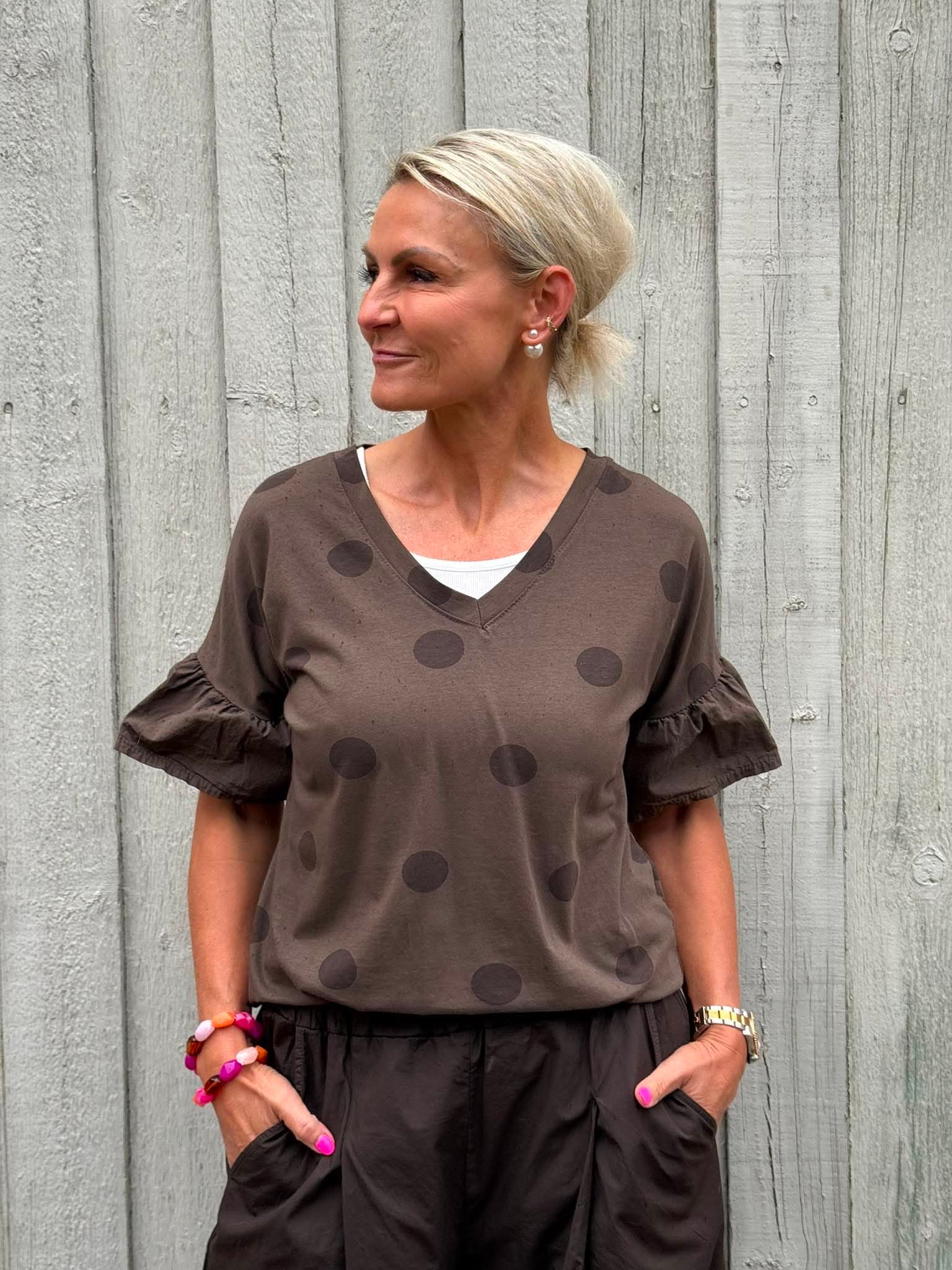Dot Tee - Dark Brown
