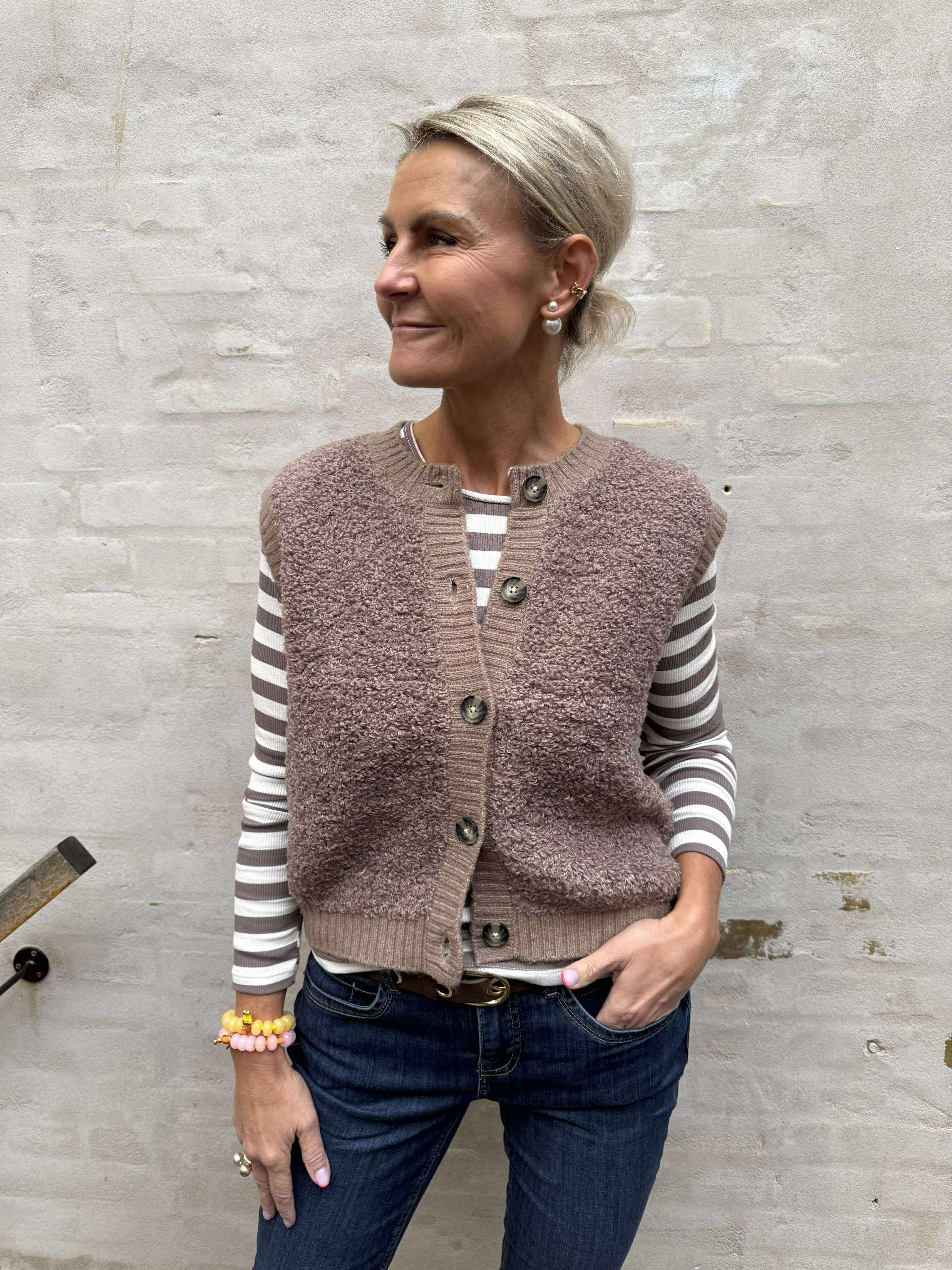 EIRA LIFE S/L ON BUTTON VEST - Mountain Trail