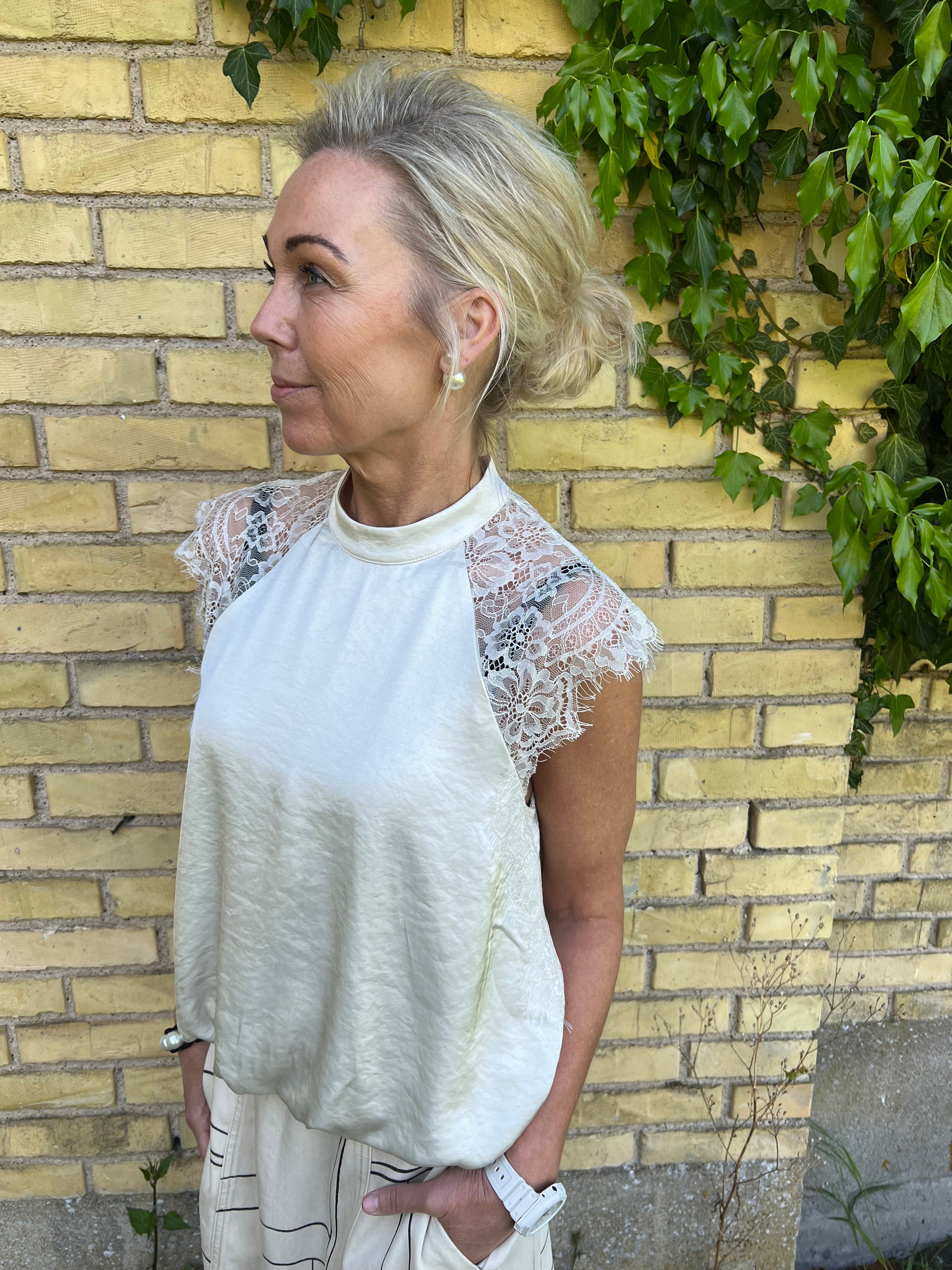 Idun Lace Ballon Top - Off white