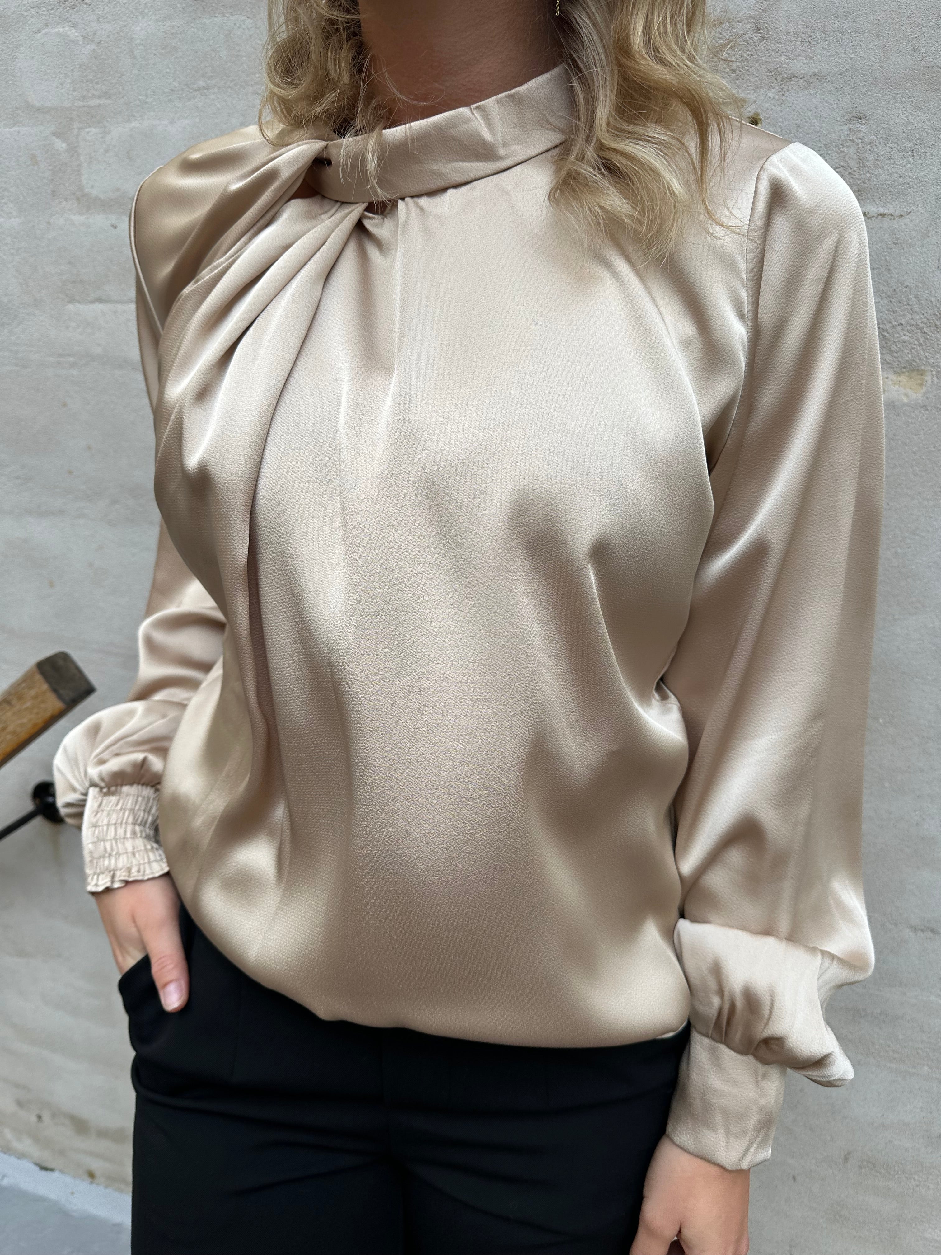 Fairy drapy satin blouse champagne