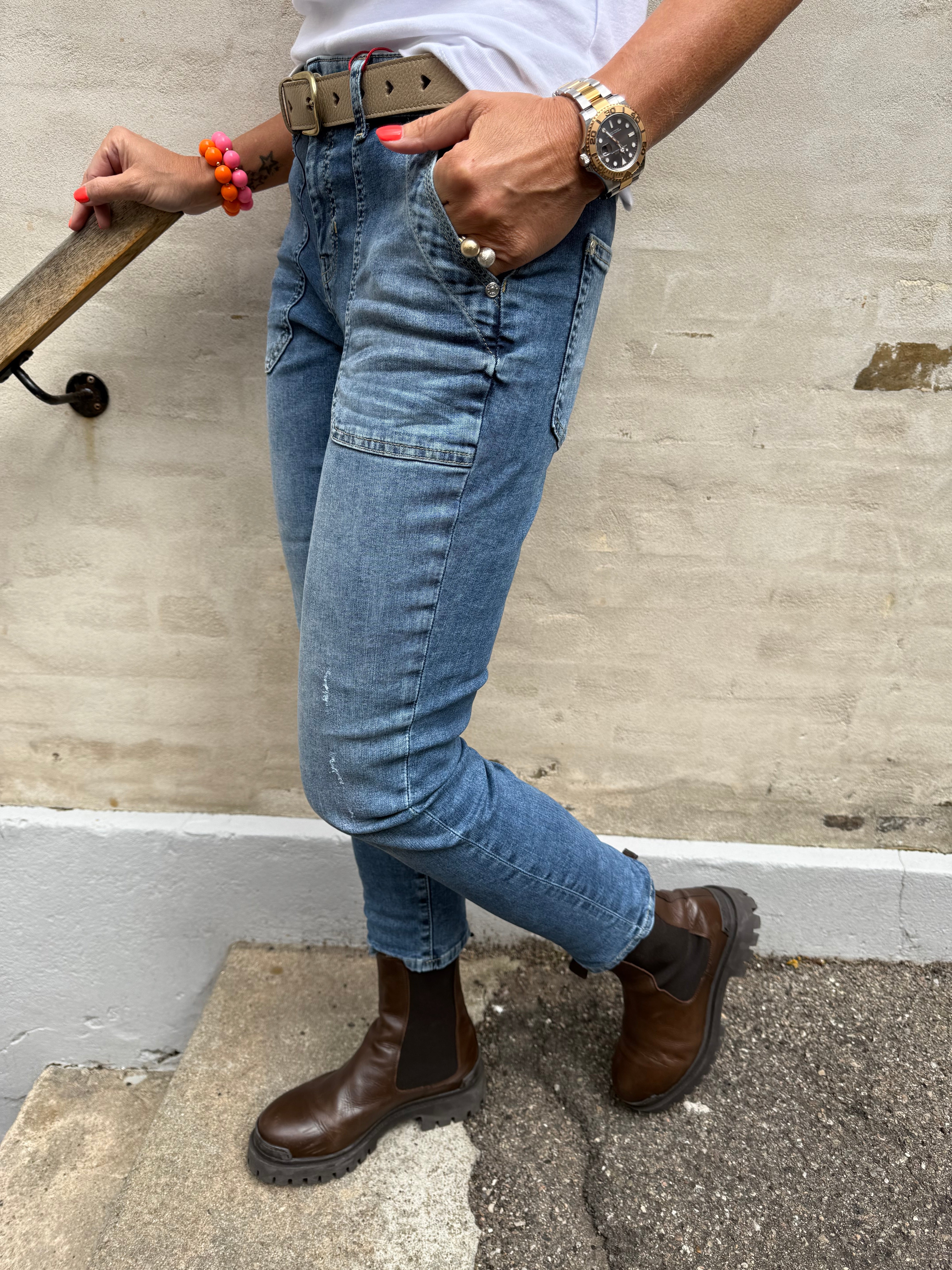 Jane Casual Fit Jeans - Medium Blue Destroy Washed