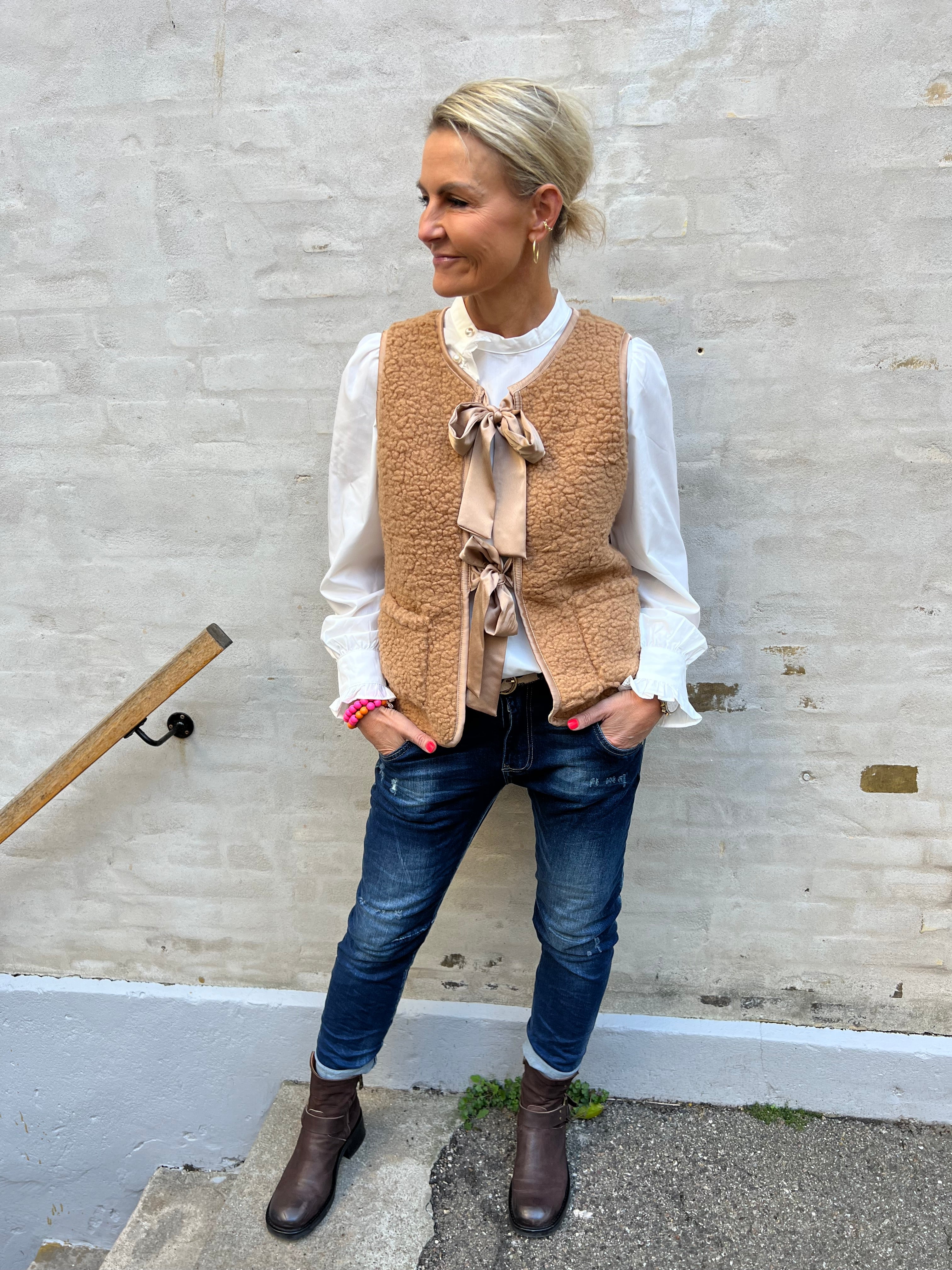 Gudrun vest light camel