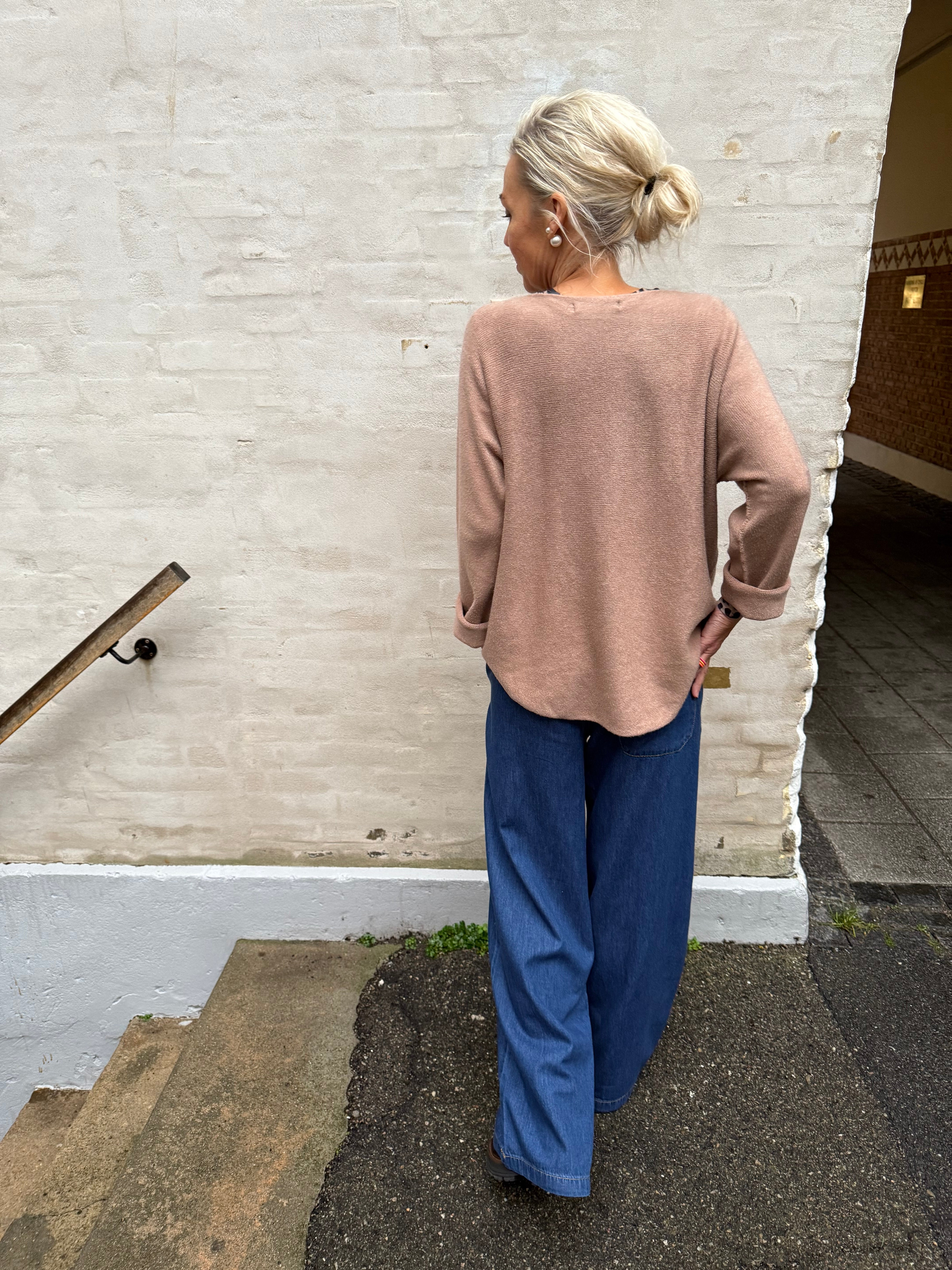 Avril Bukser - Dark Blue Wash