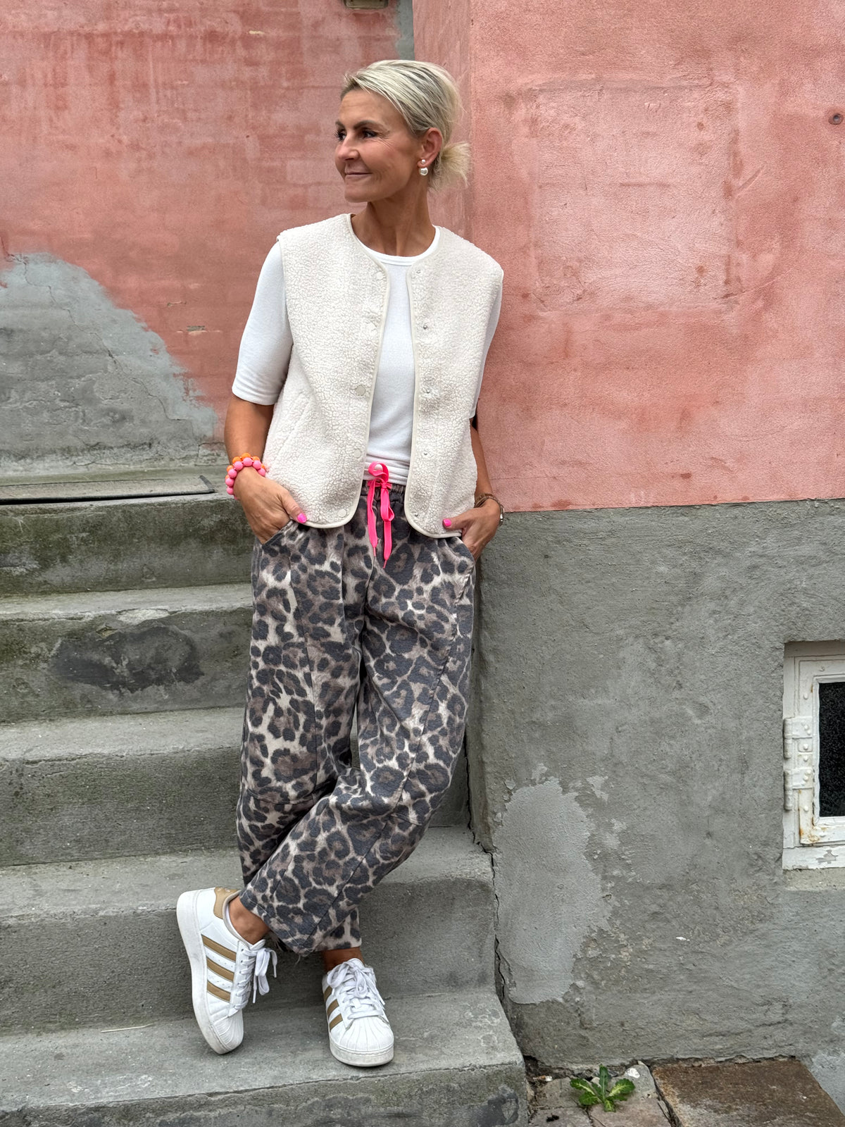 SIMINA TEDDY WAISTCOAT - Pumice Stone