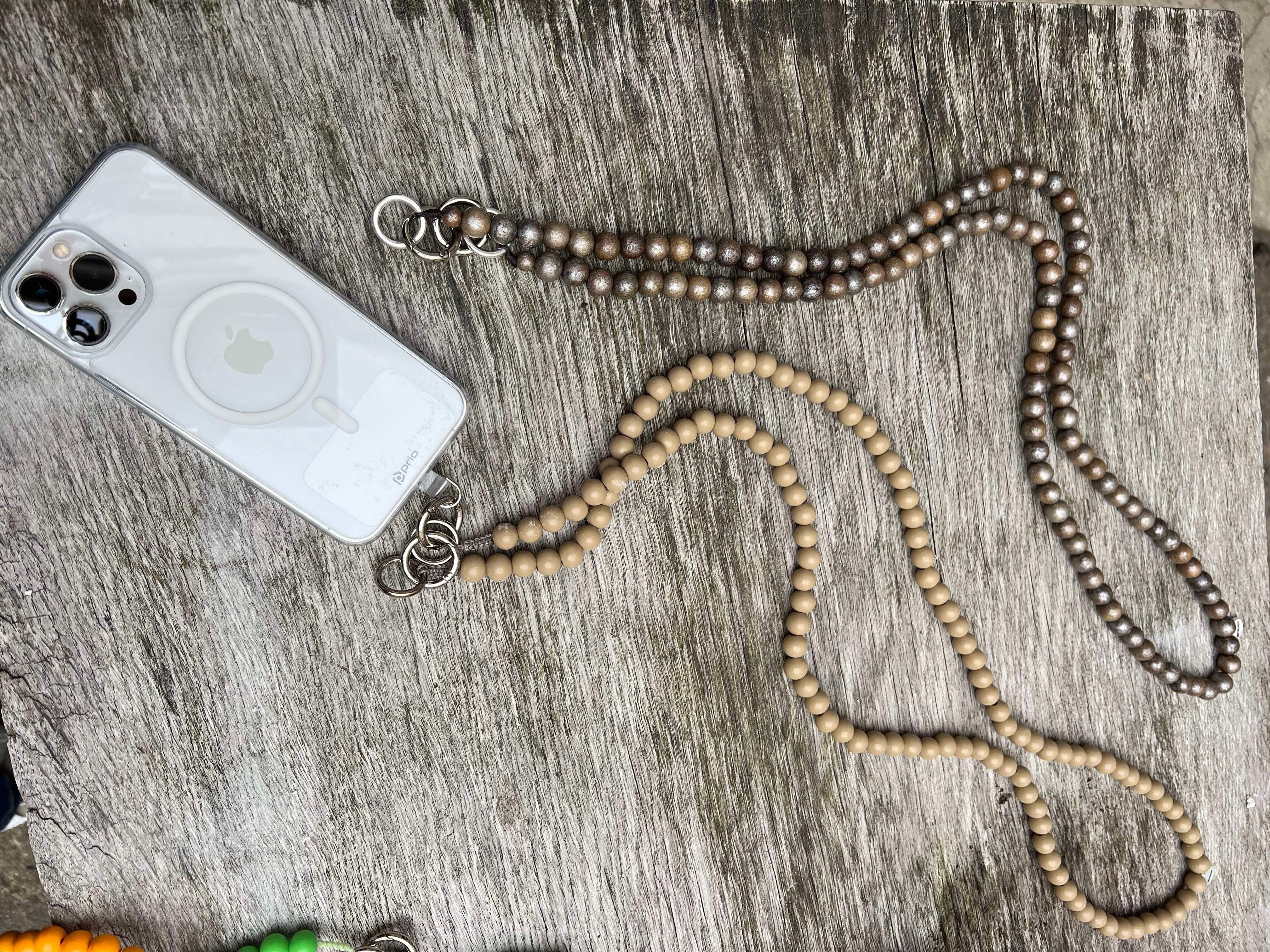 Timber phone chain beige