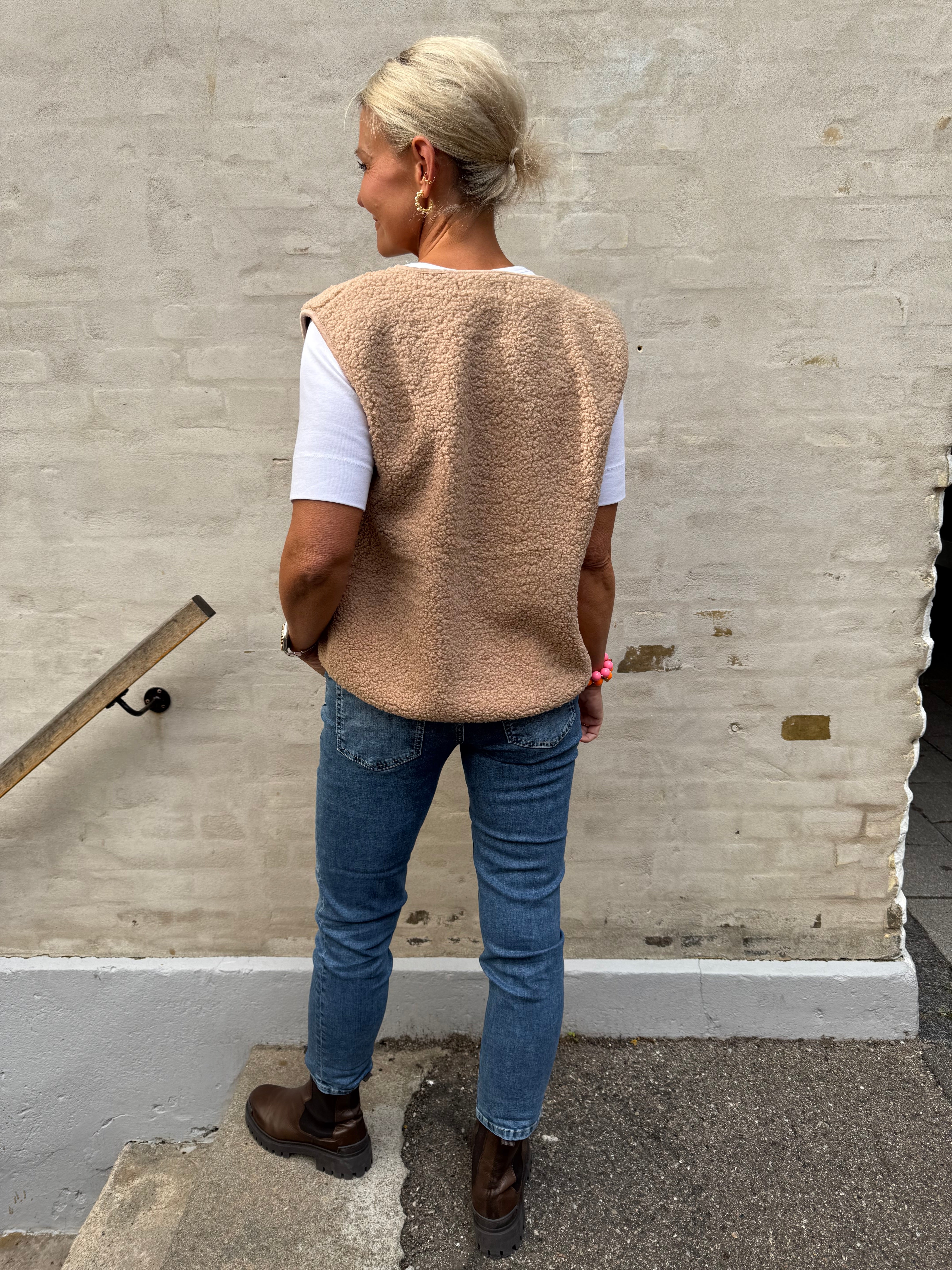 PREORDER-Emmie Vest - Camel