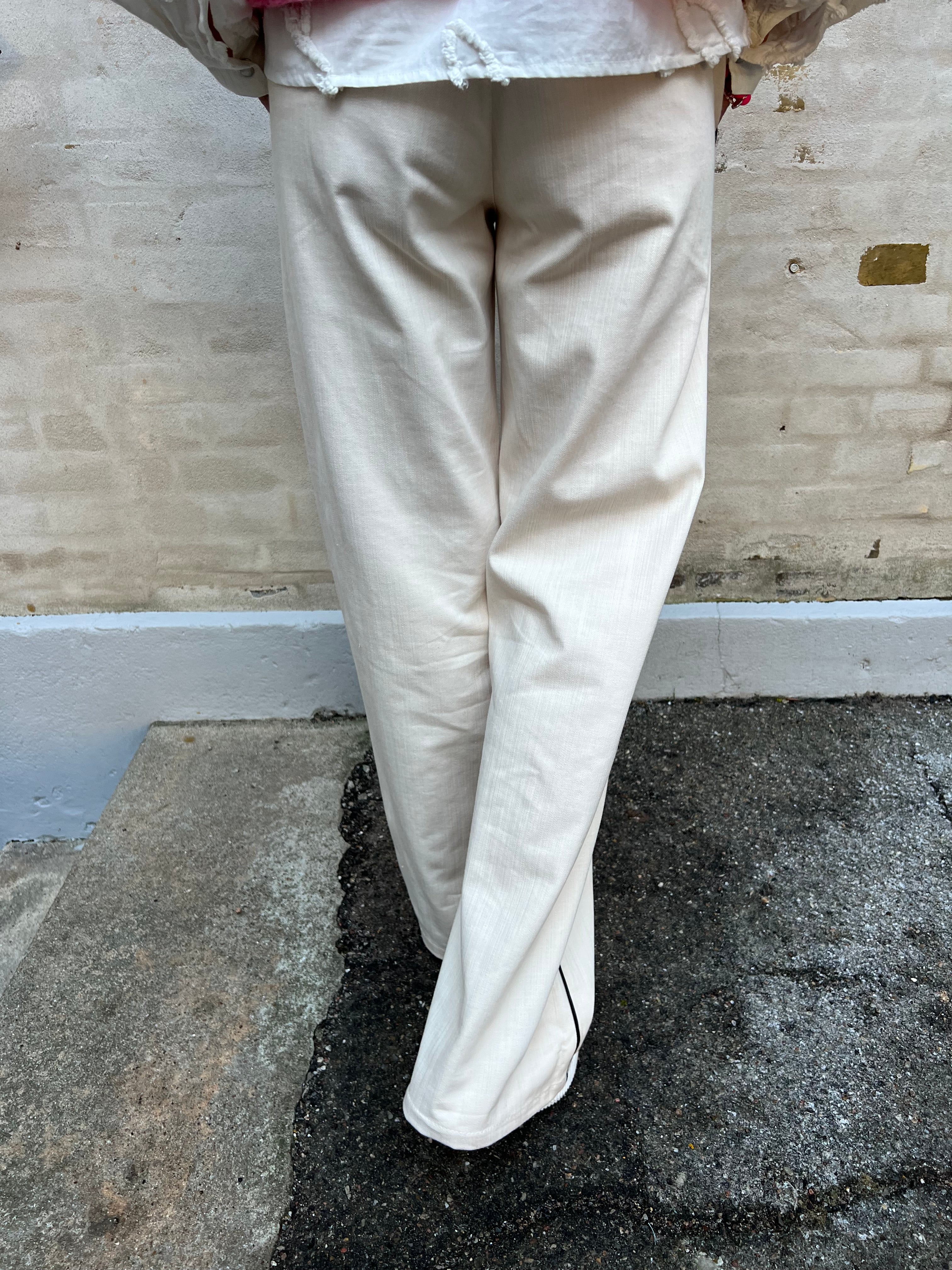 Box line pant off white