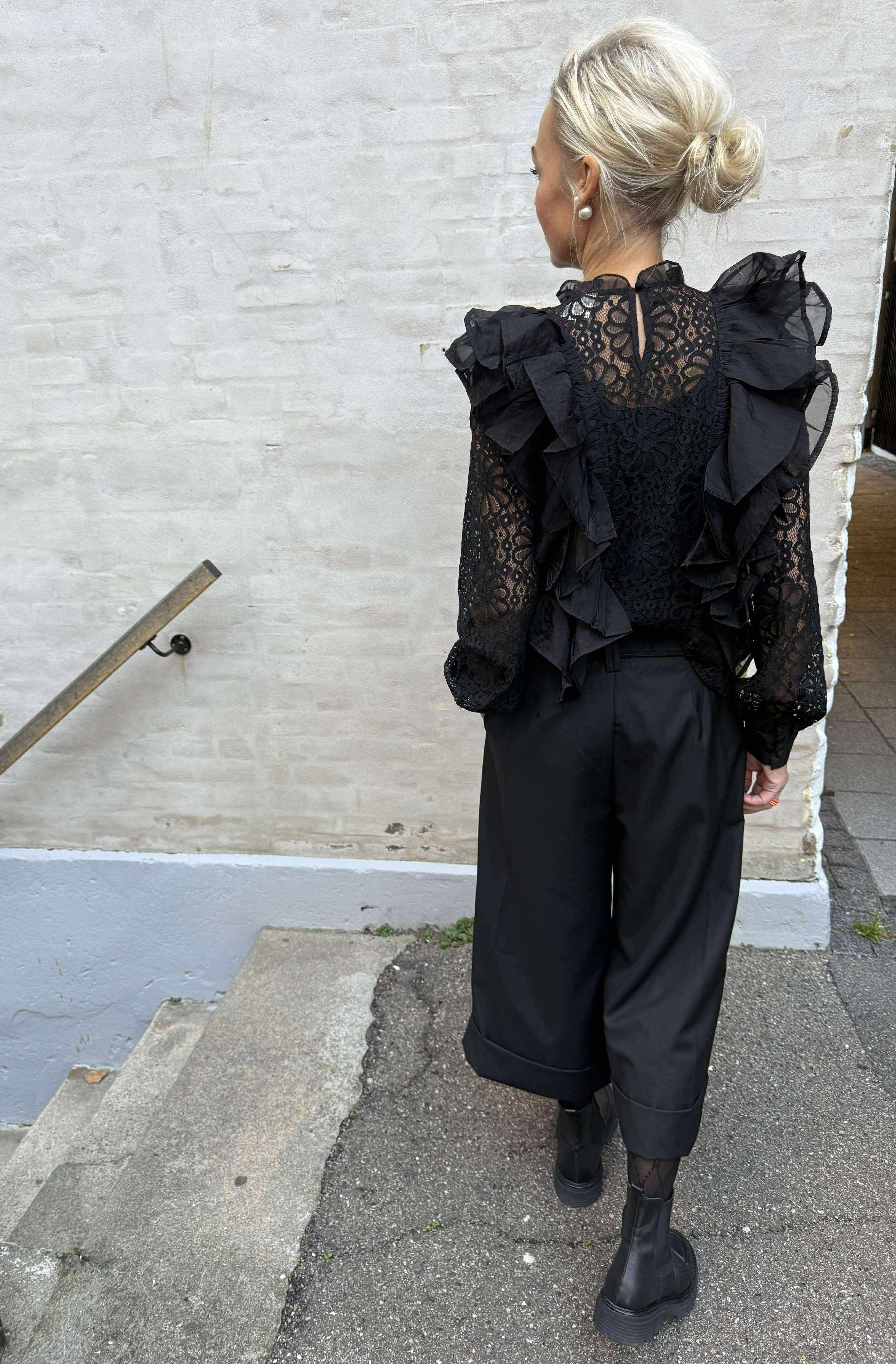 MiriGO Blouse - Black