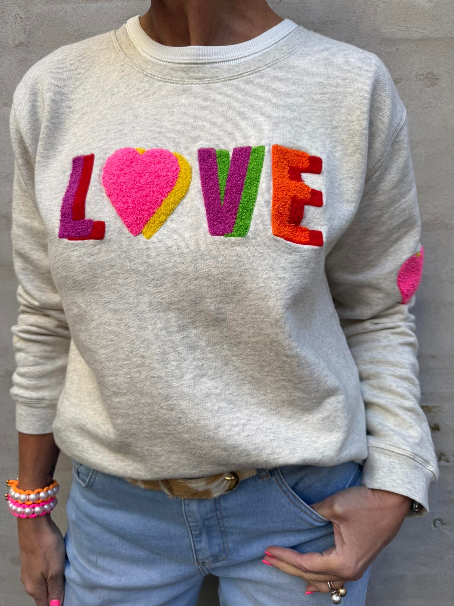 Sweat LOVE - Auora rosa med orange broderi klassiker