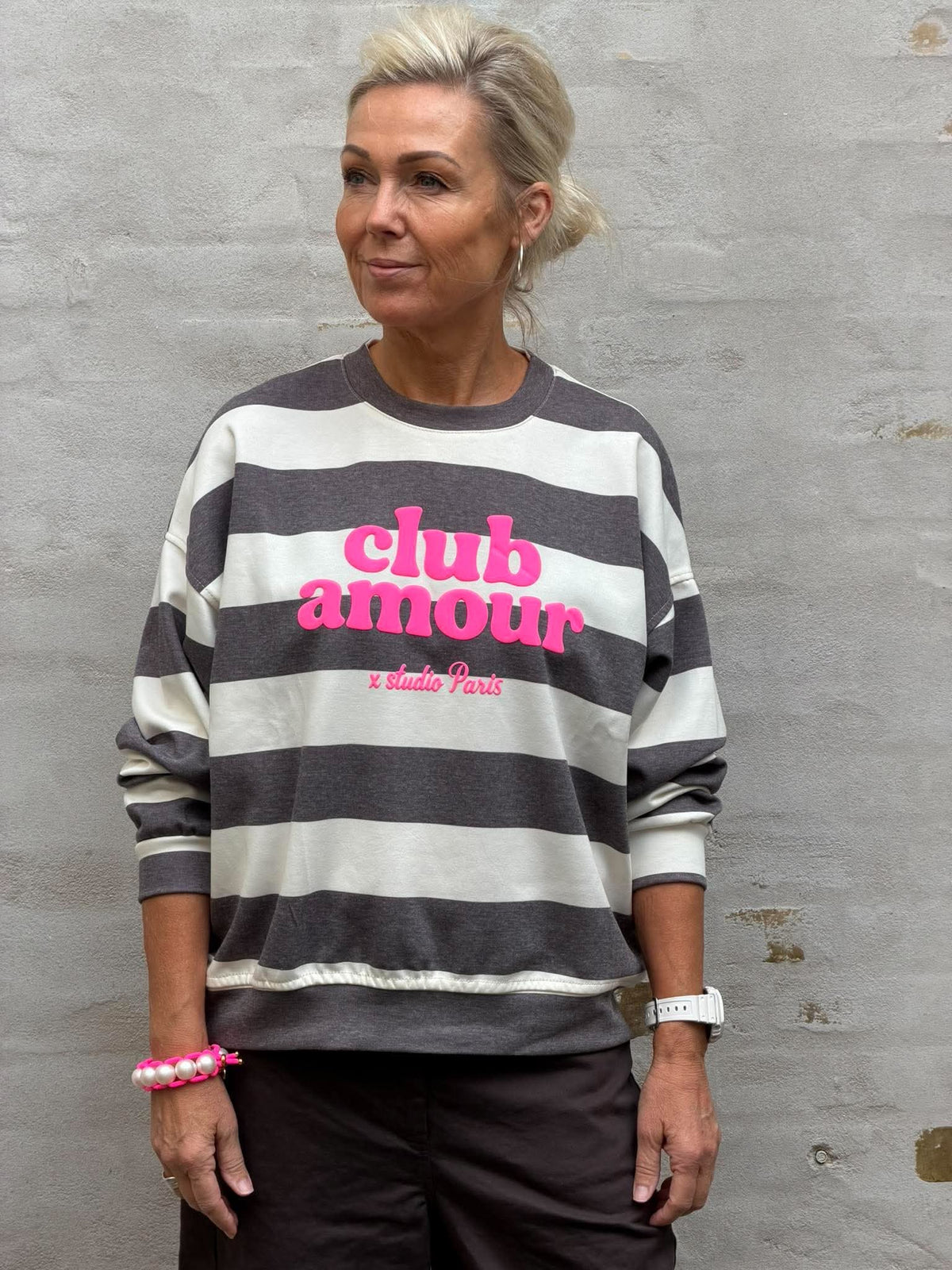 Club Sweat - Brown/Pink/Neon
