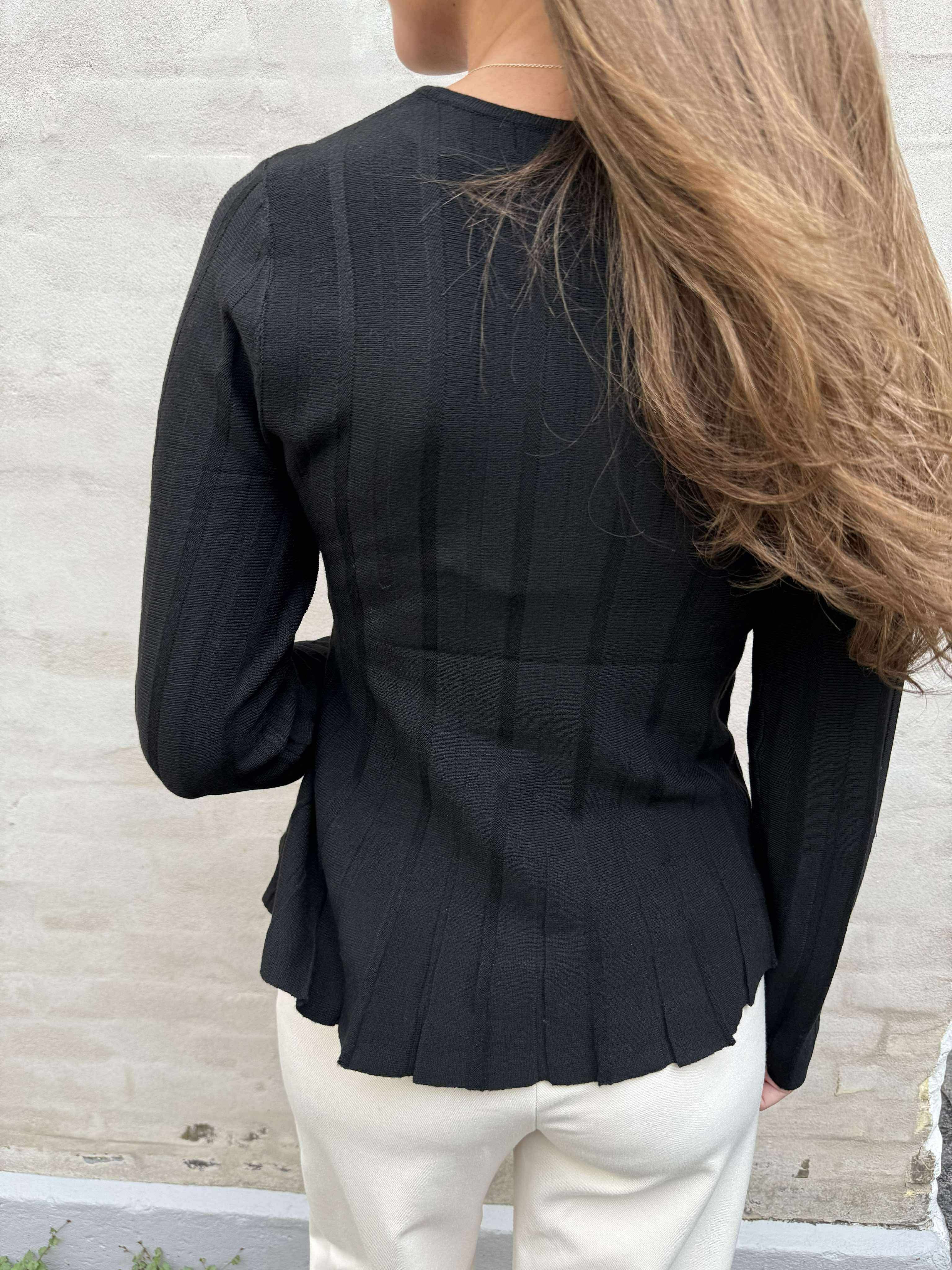 LANA O-NECK PULLOVER - Black