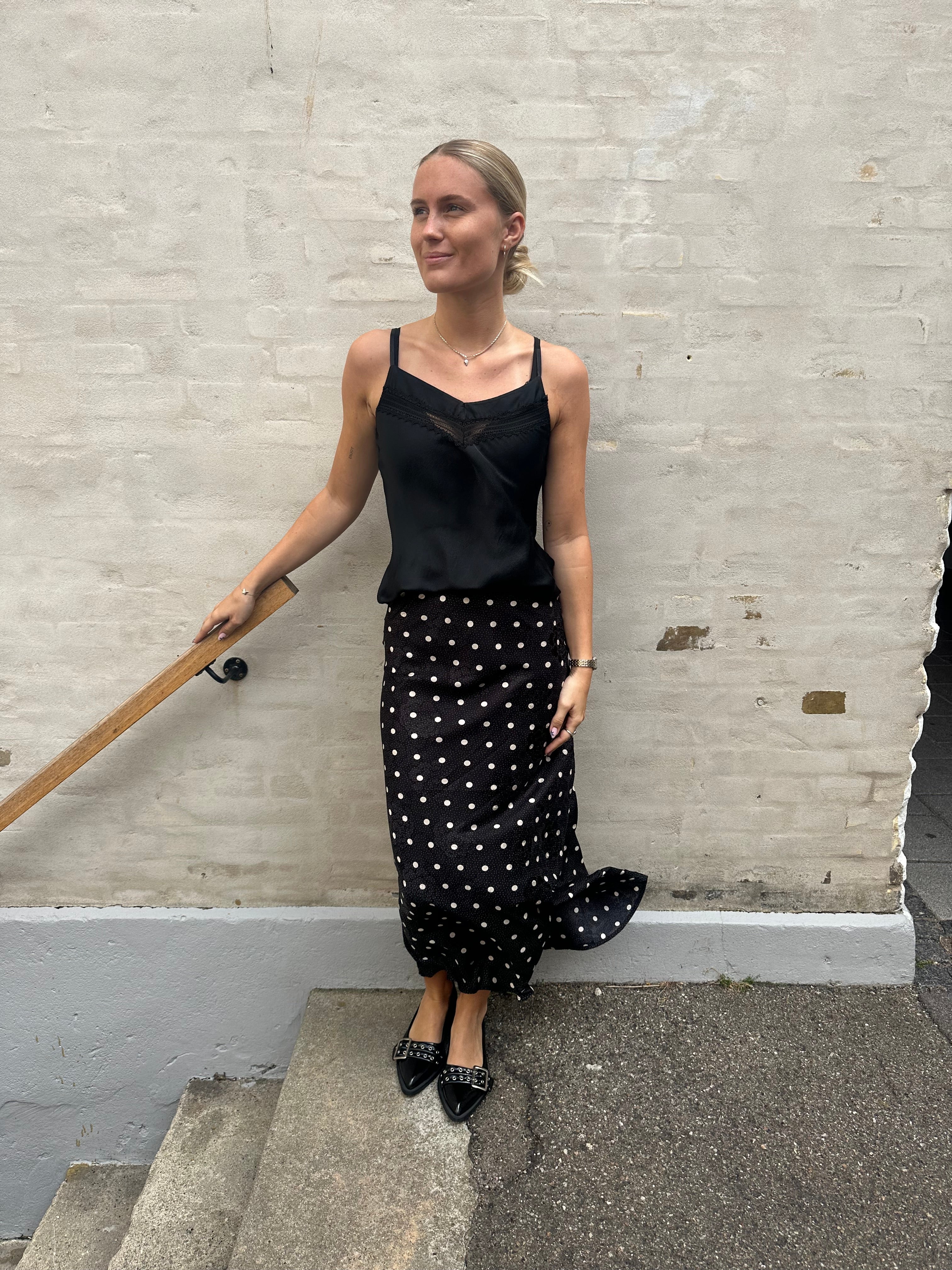 Lola retro dot skirt black