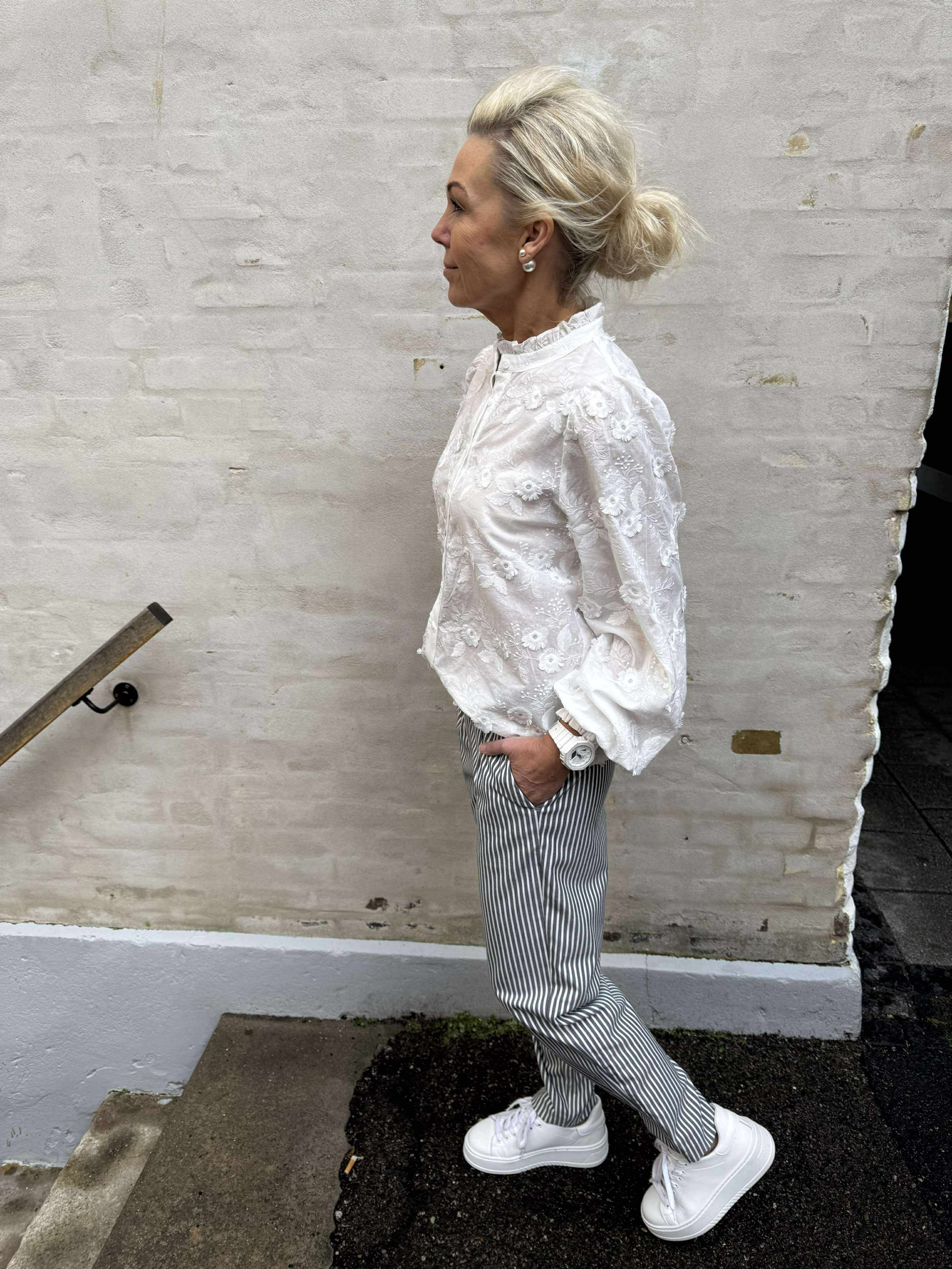 Lisa Slim Pant - Cloud Dancer/Sky captain