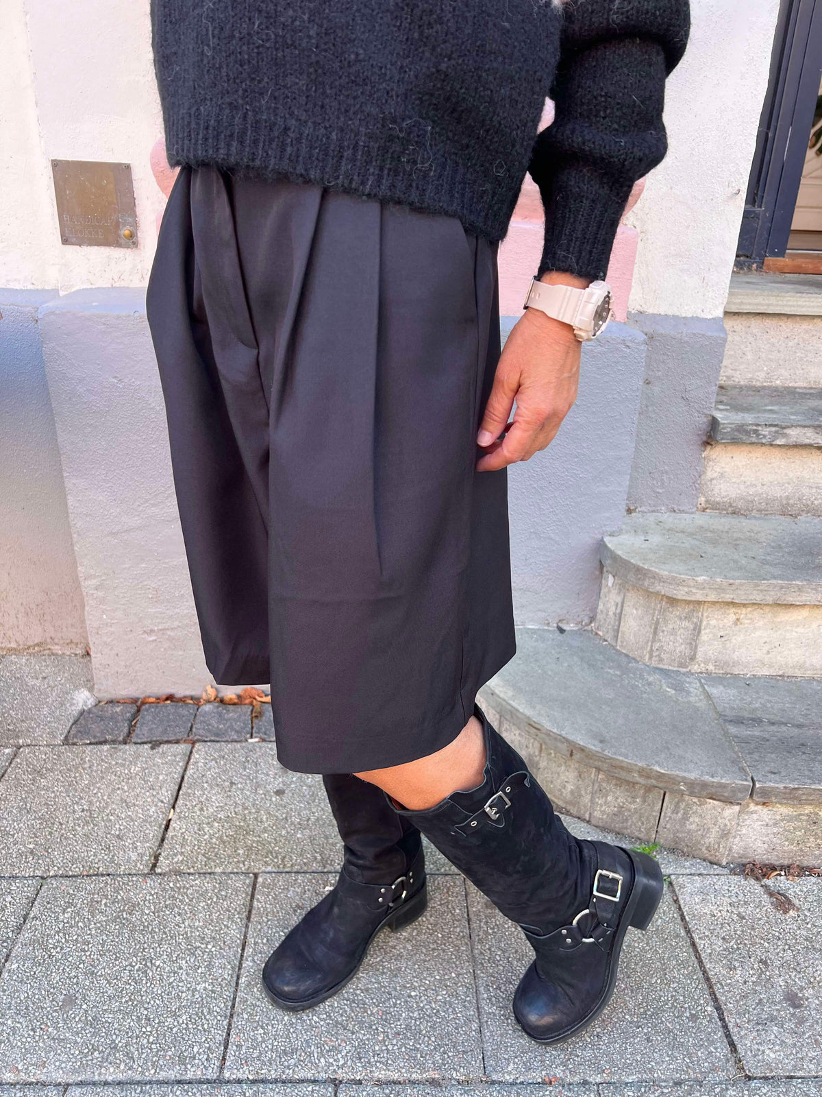 Nika Bermuda Shorts - Black