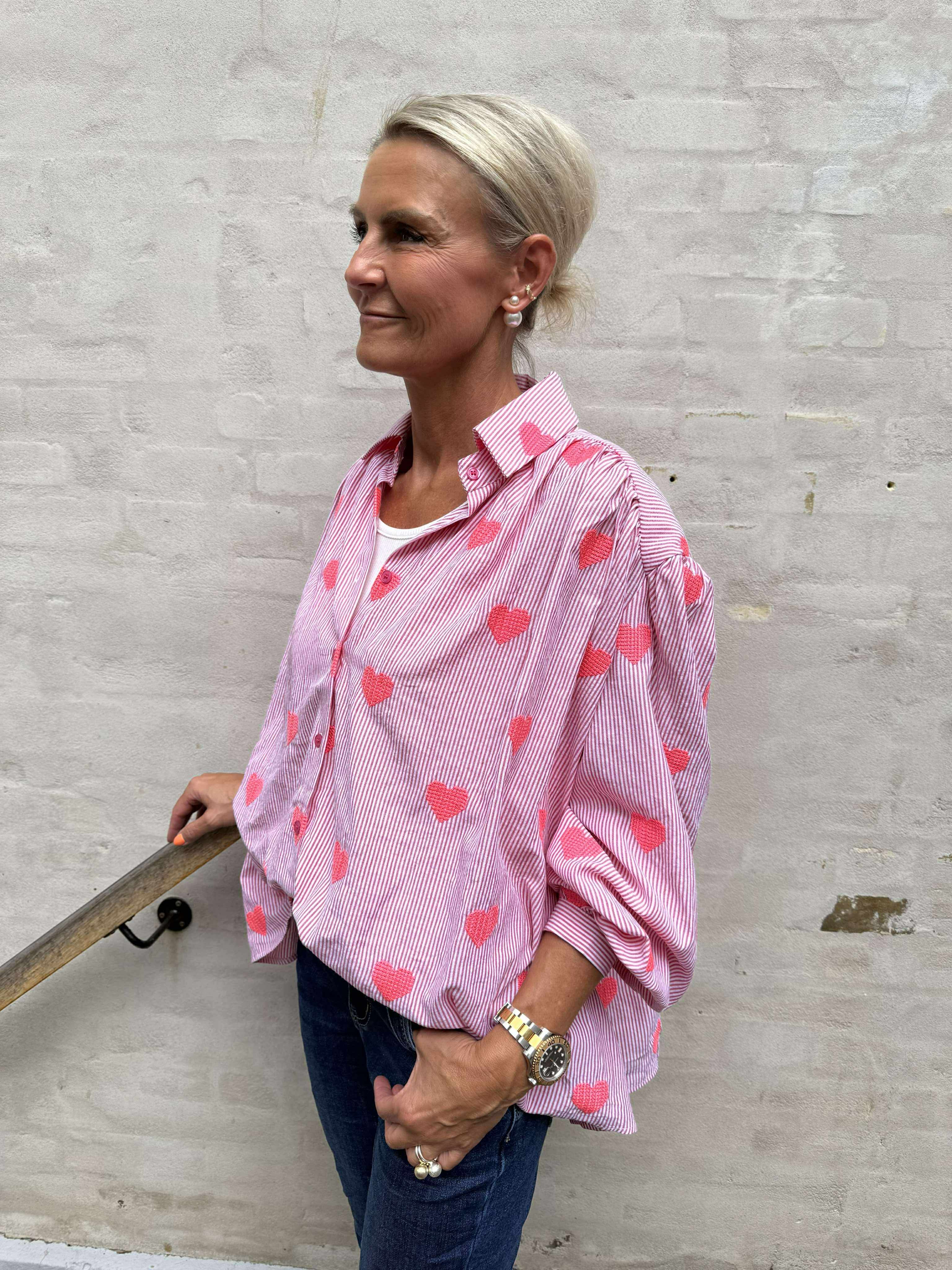 Shirt w. Striped & Embrodery Hearts - Raspberry