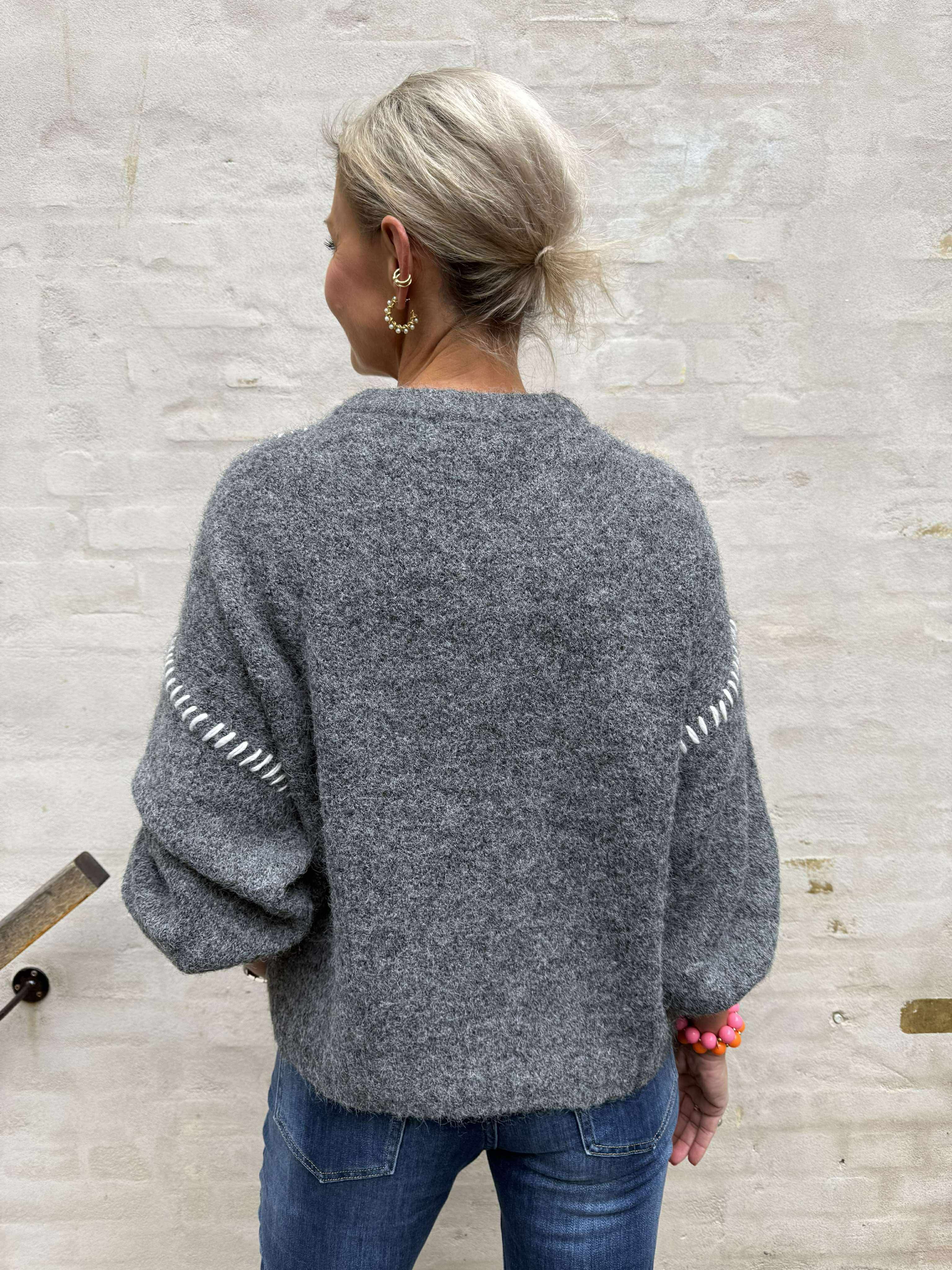ZOEY LIFE ON STITCH PULLOVER - Dark Grey Melange